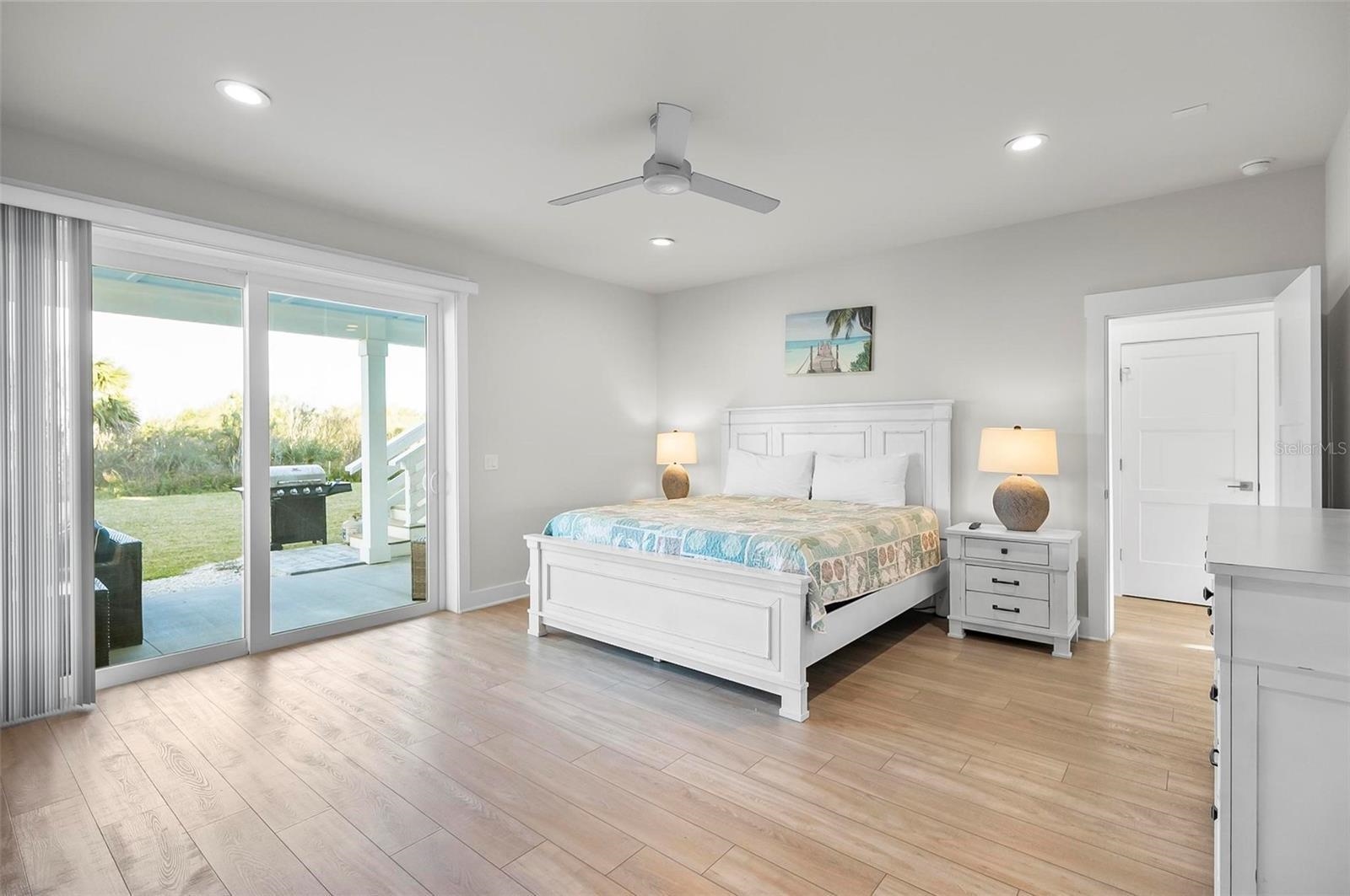 Image 45 of 49 For 202 Surfview Ln