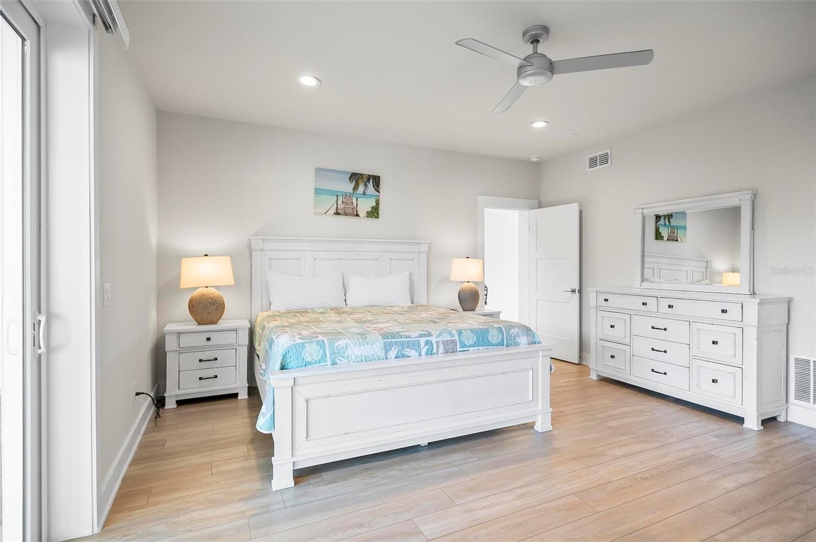 Image 46 of 49 For 202 Surfview Ln