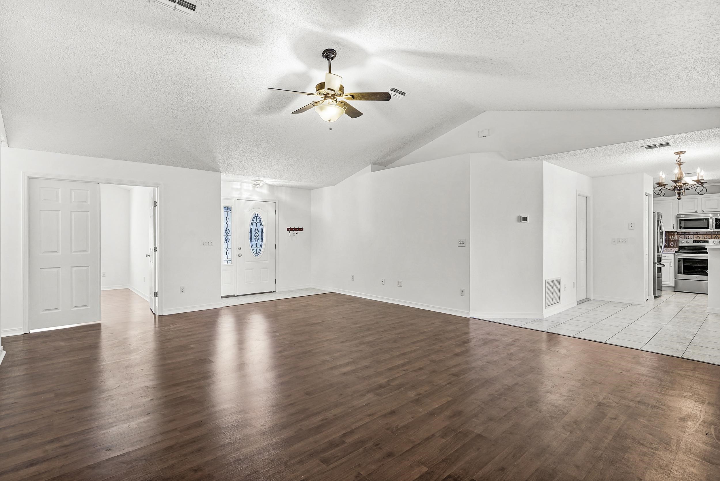 Image 14 of 38 For 444 Mango Cir