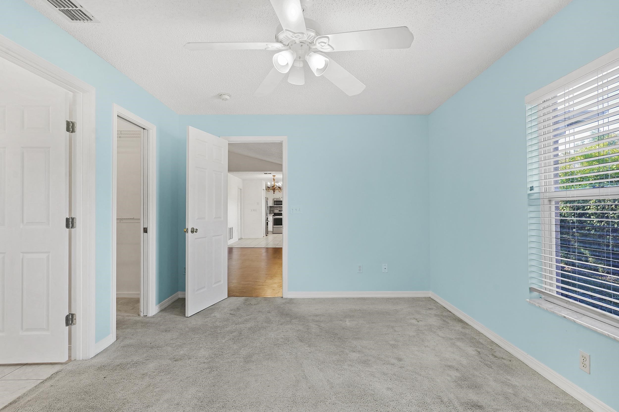 Image 18 of 38 For 444 Mango Cir