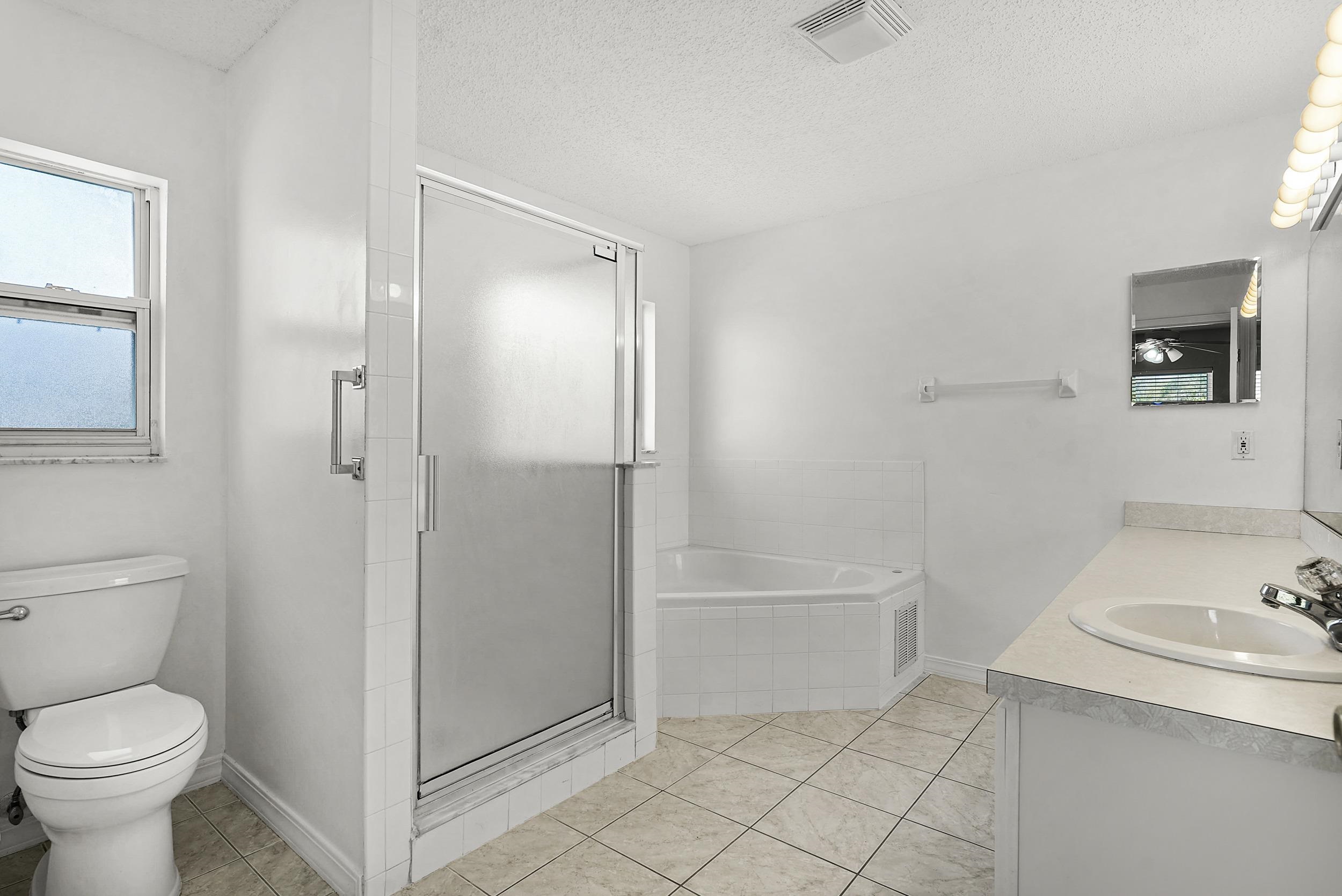 Image 21 of 38 For 444 Mango Cir