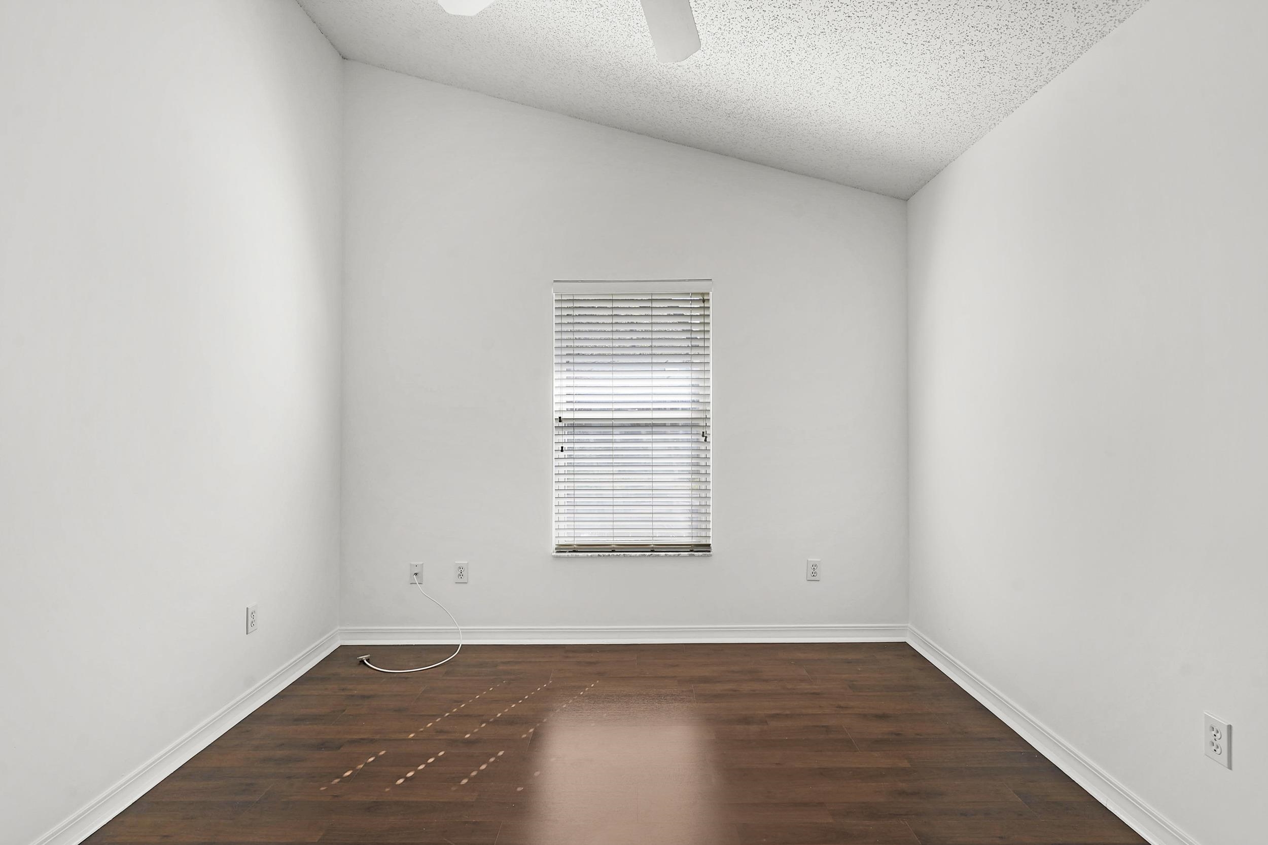 Image 22 of 38 For 444 Mango Cir