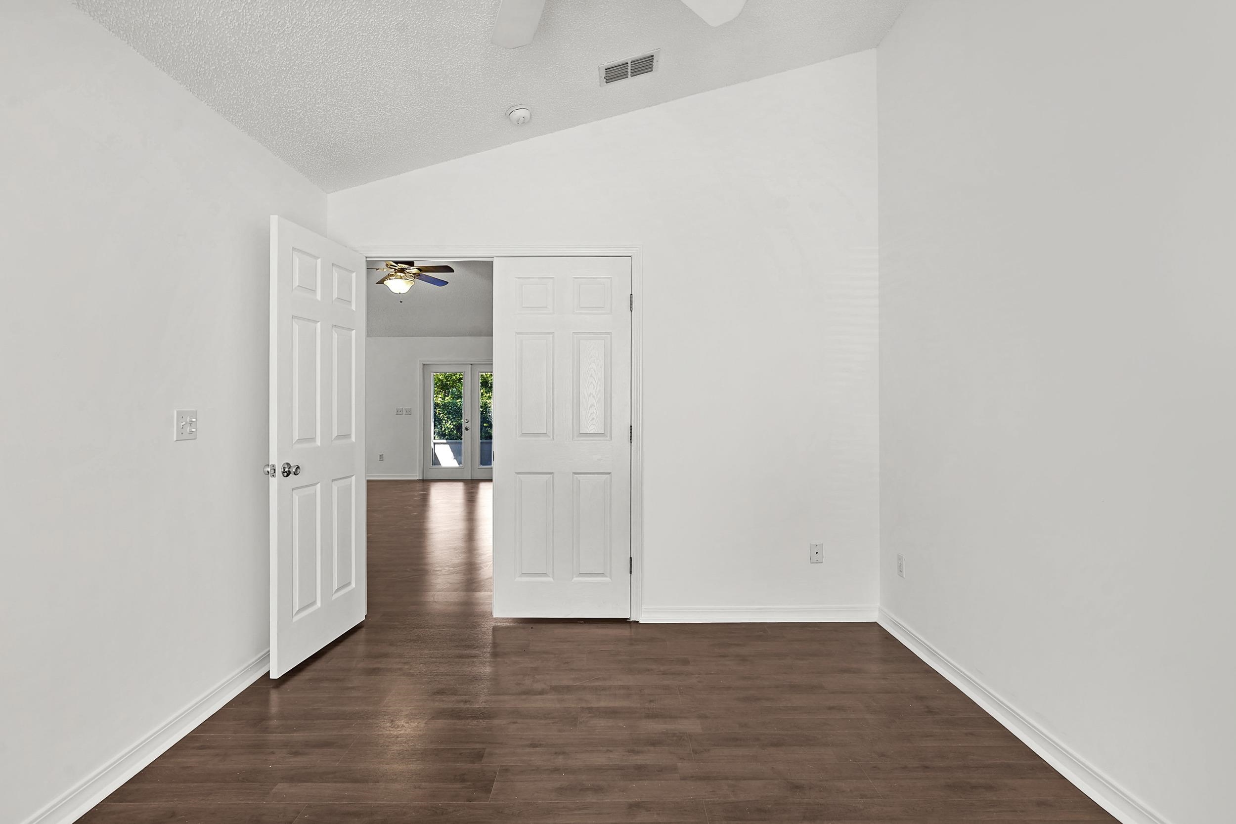 Image 23 of 38 For 444 Mango Cir