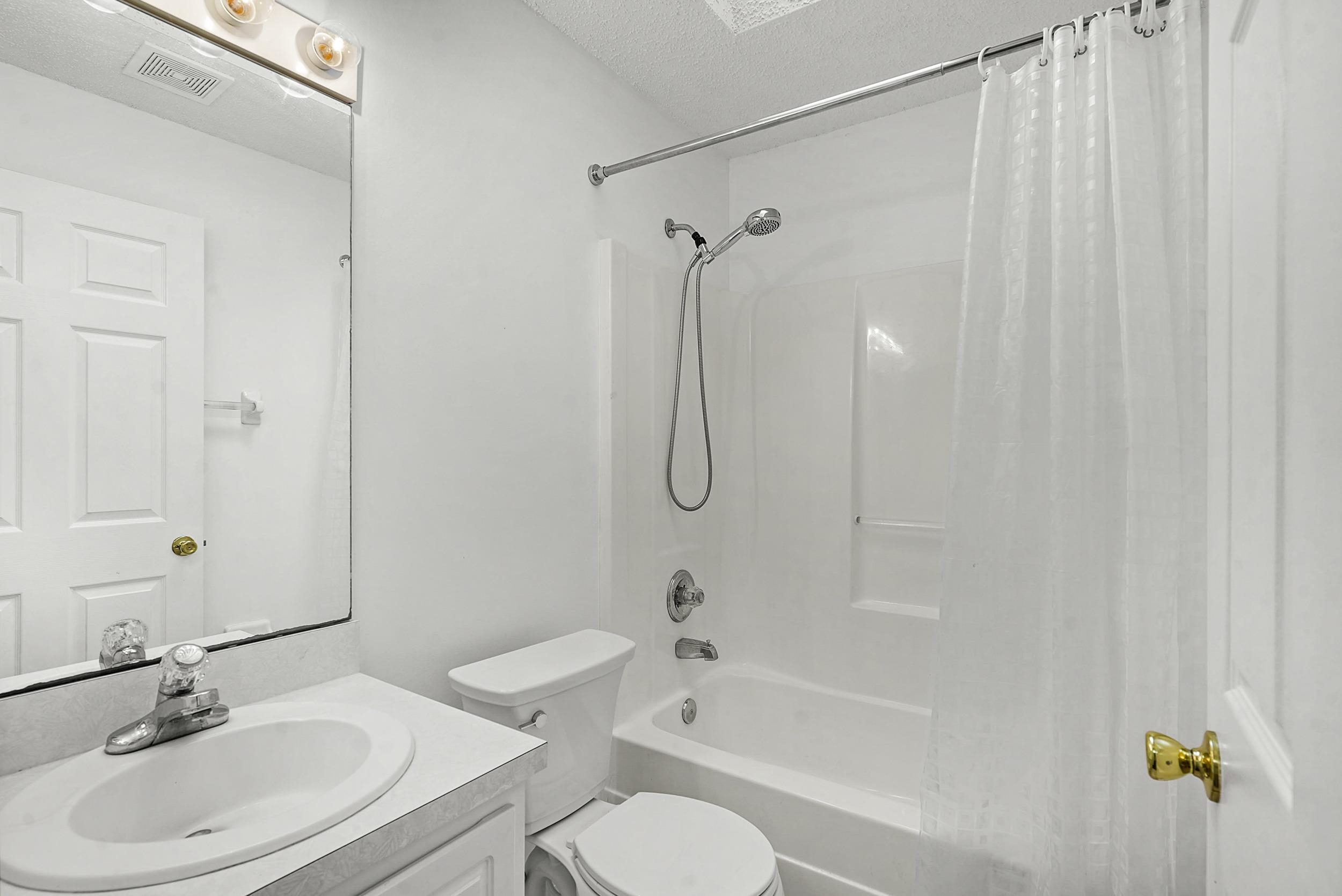 Image 25 of 38 For 444 Mango Cir