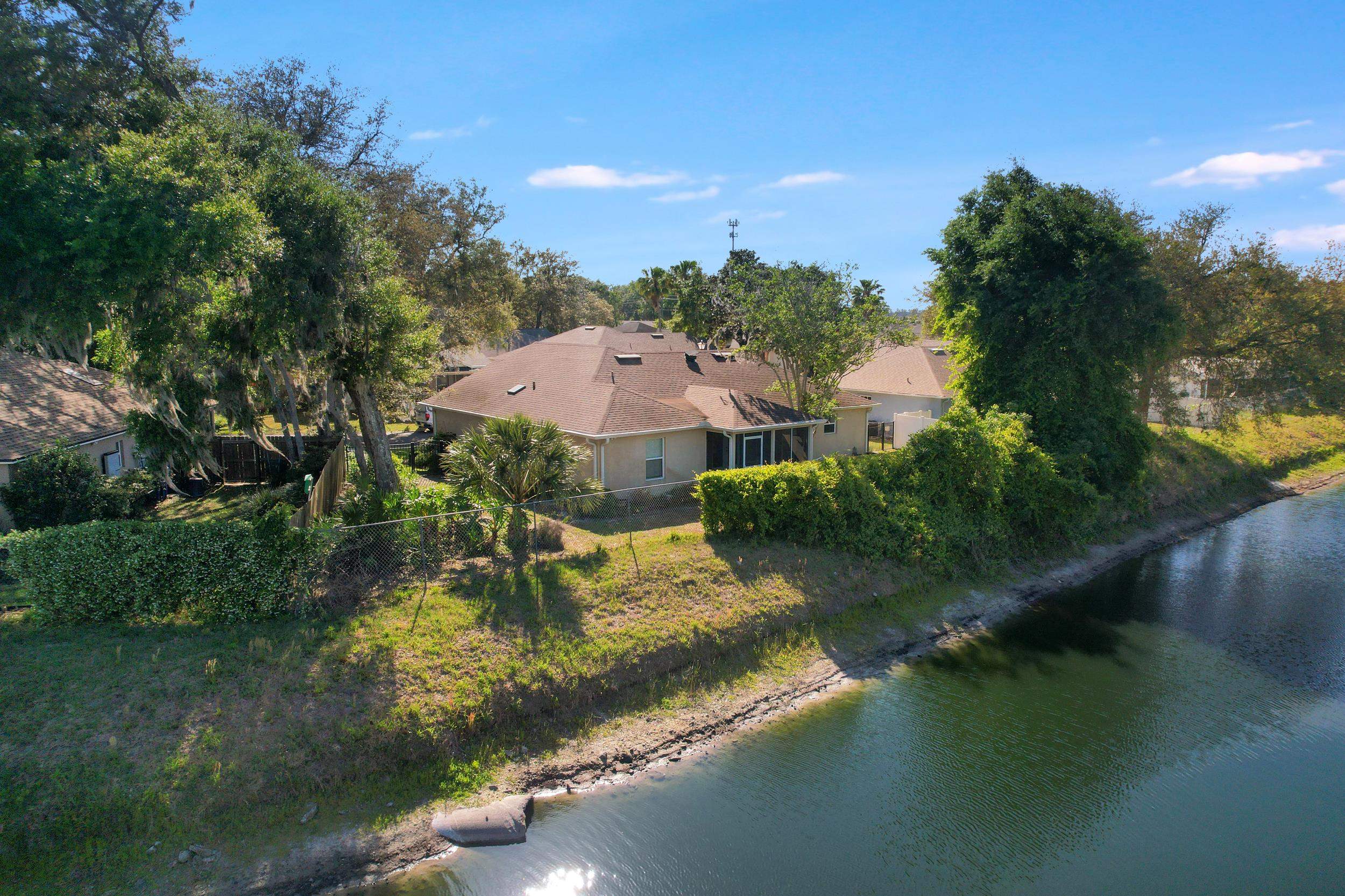 Image 3 of 38 For 444 Mango Cir