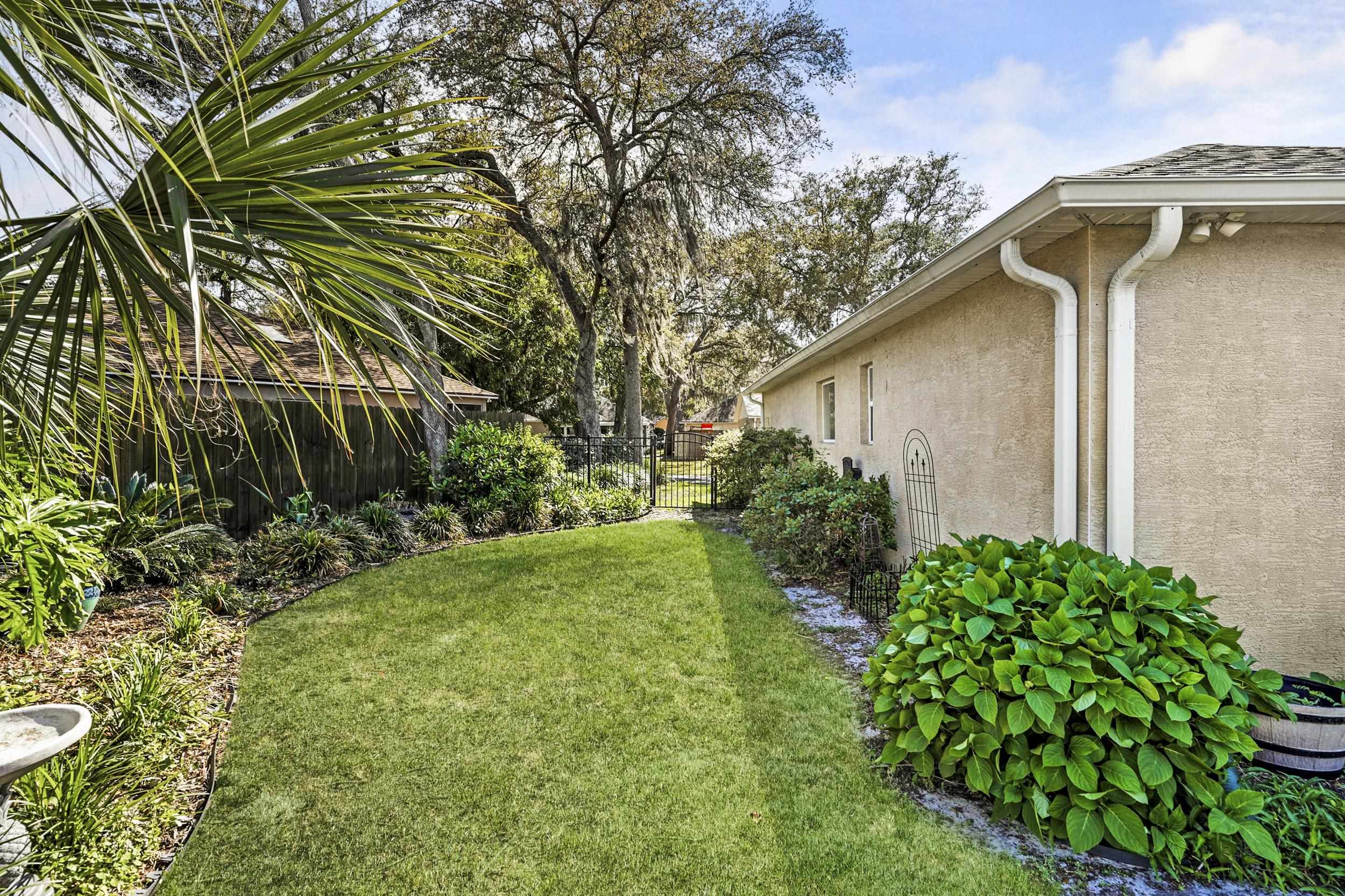 Image 35 of 38 For 444 Mango Cir