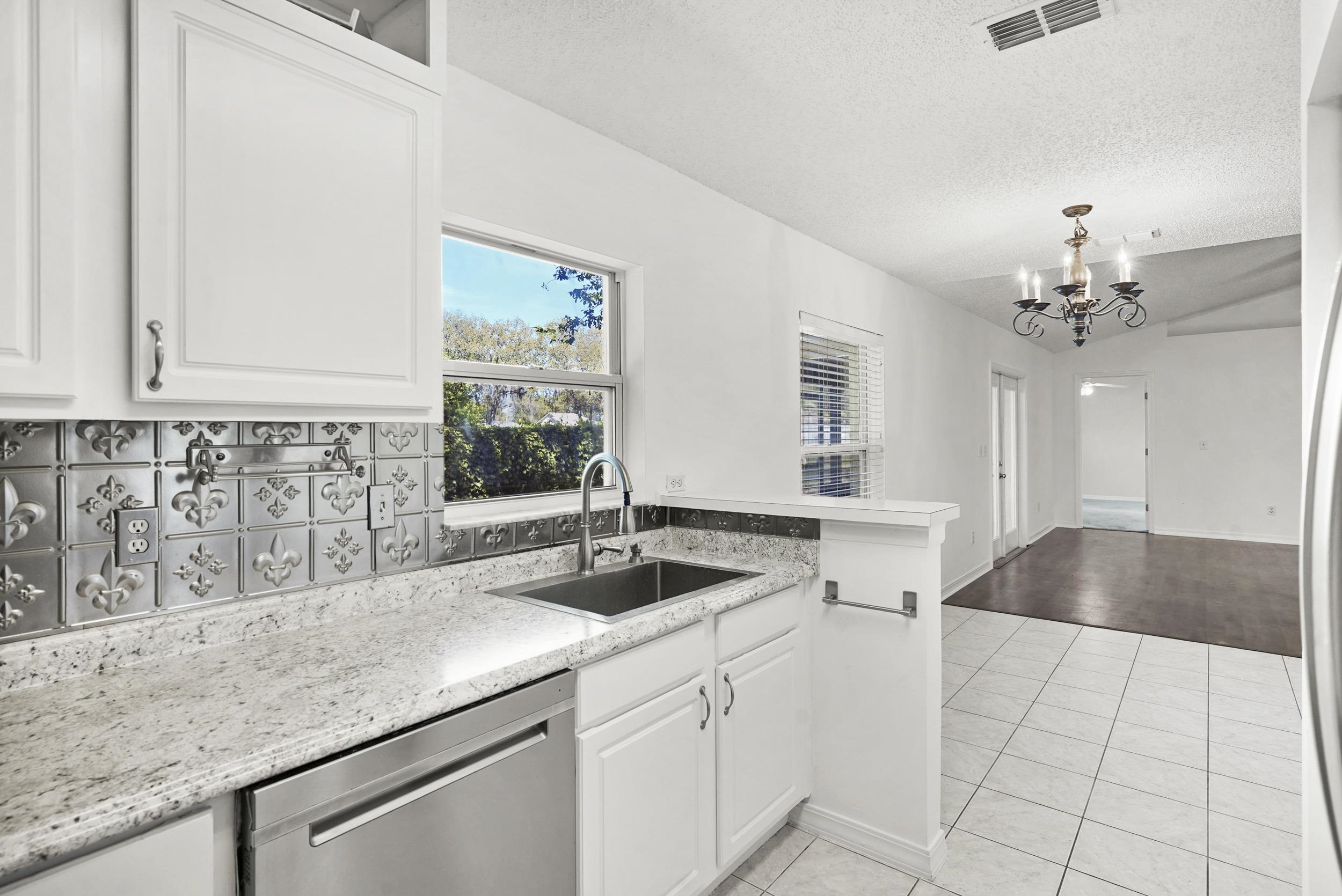 Image 9 of 38 For 444 Mango Cir