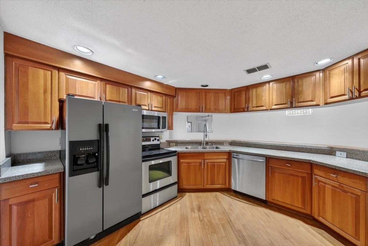 Image 10 of 55 For 2099 Winterbourne E 306