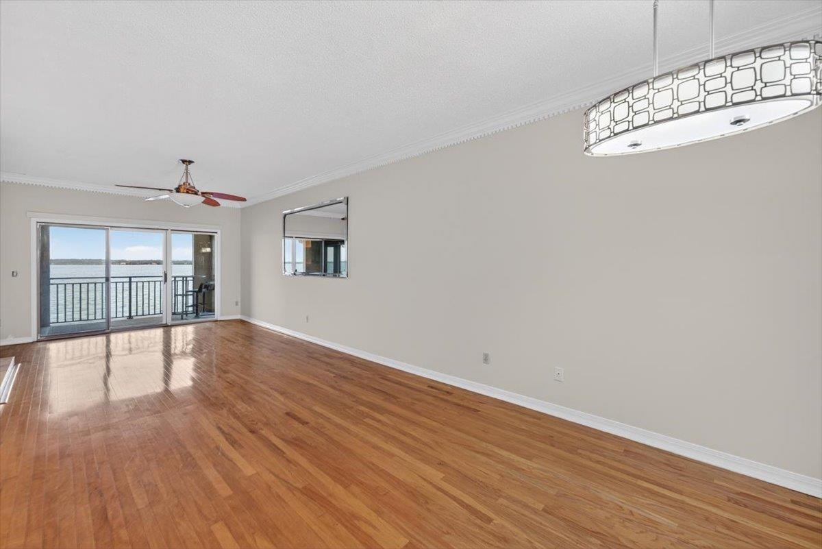 Image 11 of 55 For 2099 Winterbourne E 306