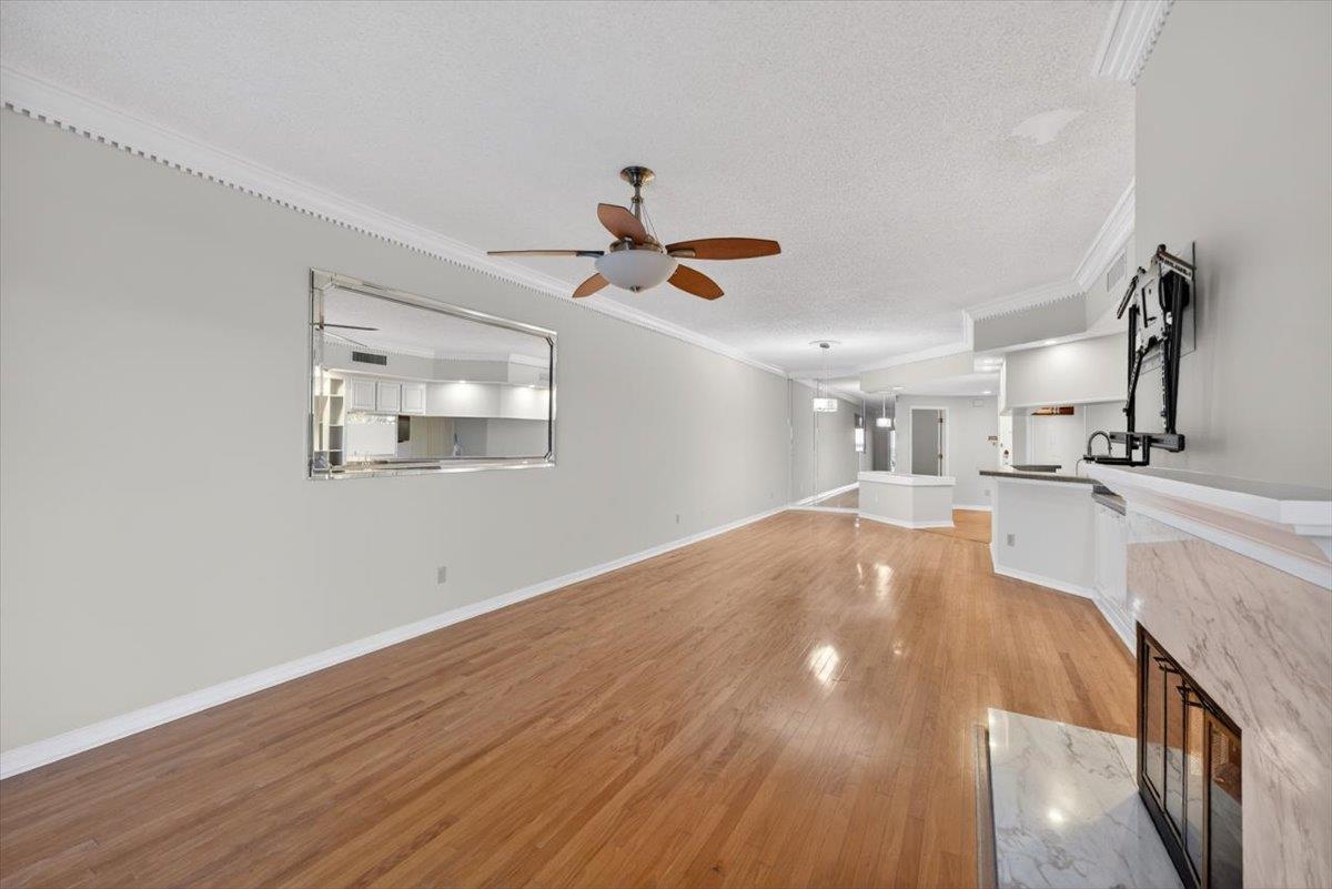 Image 13 of 55 For 2099 Winterbourne E 306