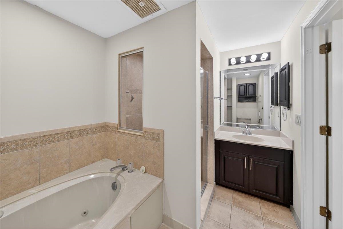 Image 28 of 55 For 2099 Winterbourne E 306