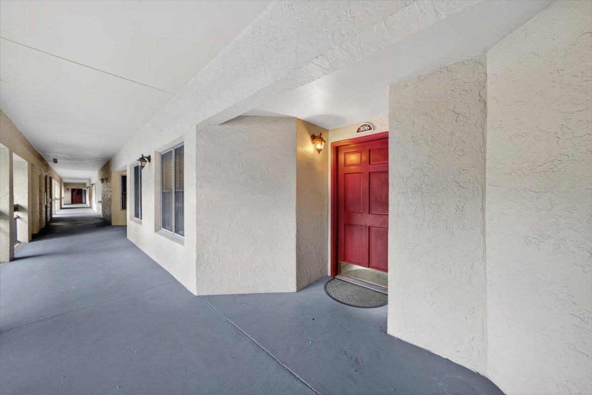 Image 32 of 55 For 2099 Winterbourne E 306