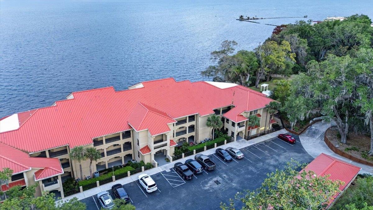 Image 38 of 55 For 2099 Winterbourne E 306