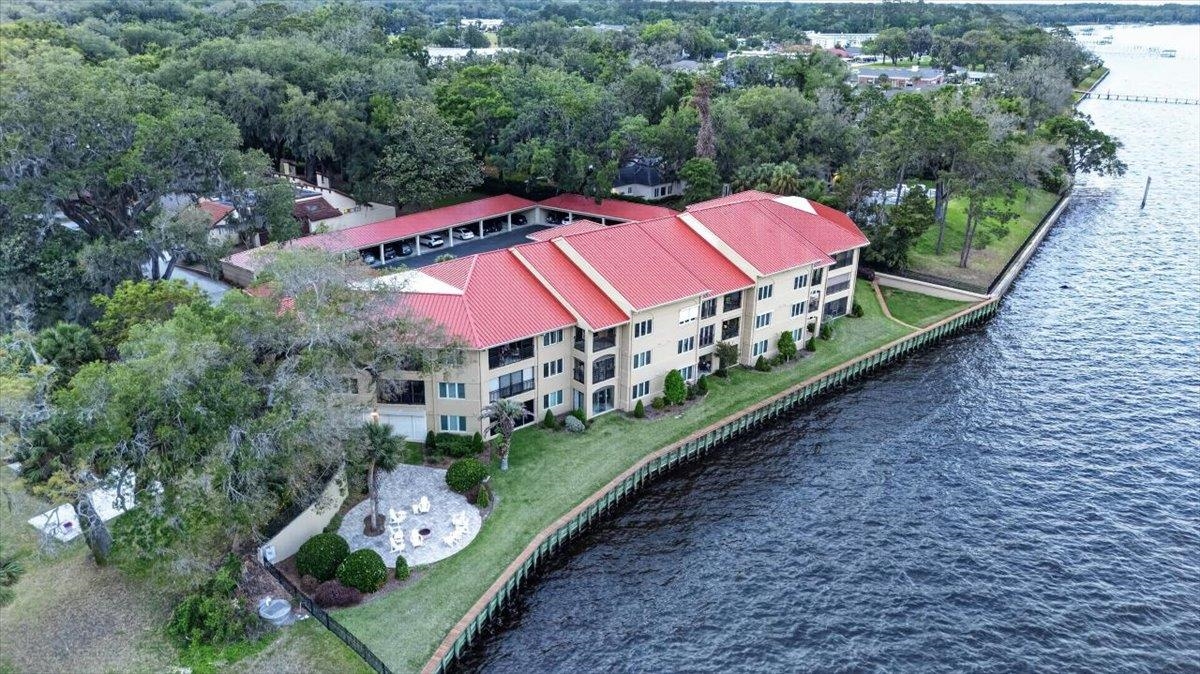 Image 41 of 55 For 2099 Winterbourne E 306