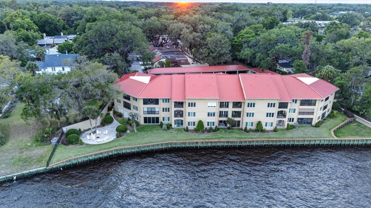 Image 42 of 55 For 2099 Winterbourne E 306