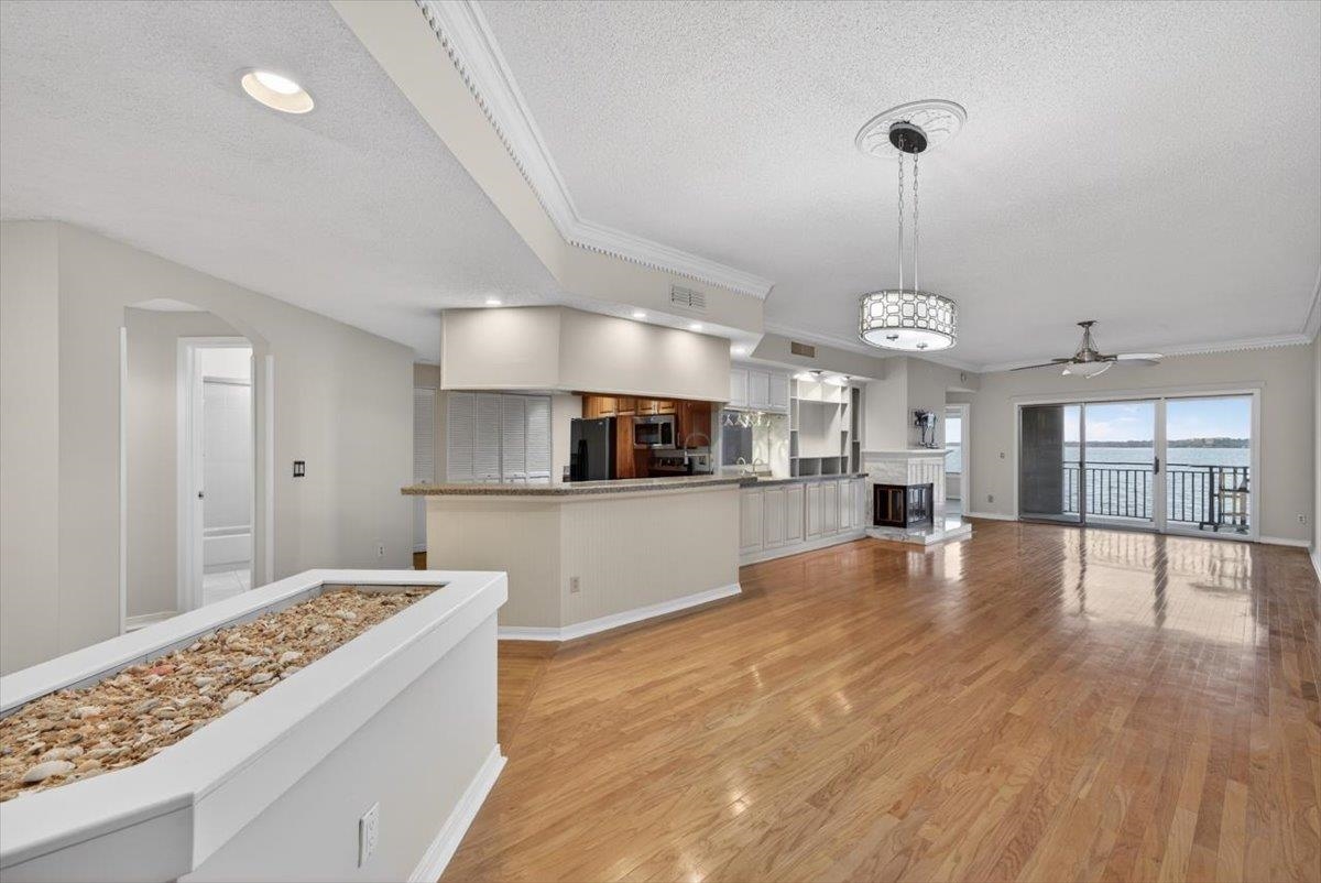 Image 5 of 55 For 2099 Winterbourne E 306