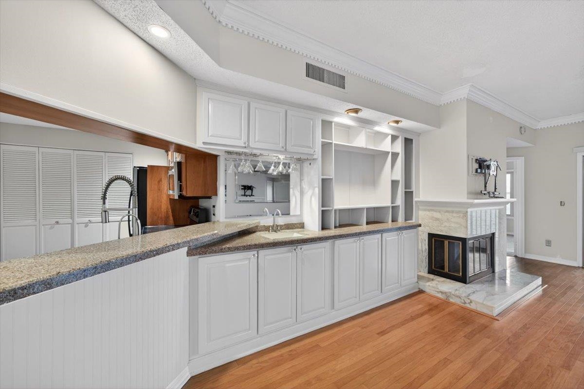 Image 7 of 55 For 2099 Winterbourne E 306