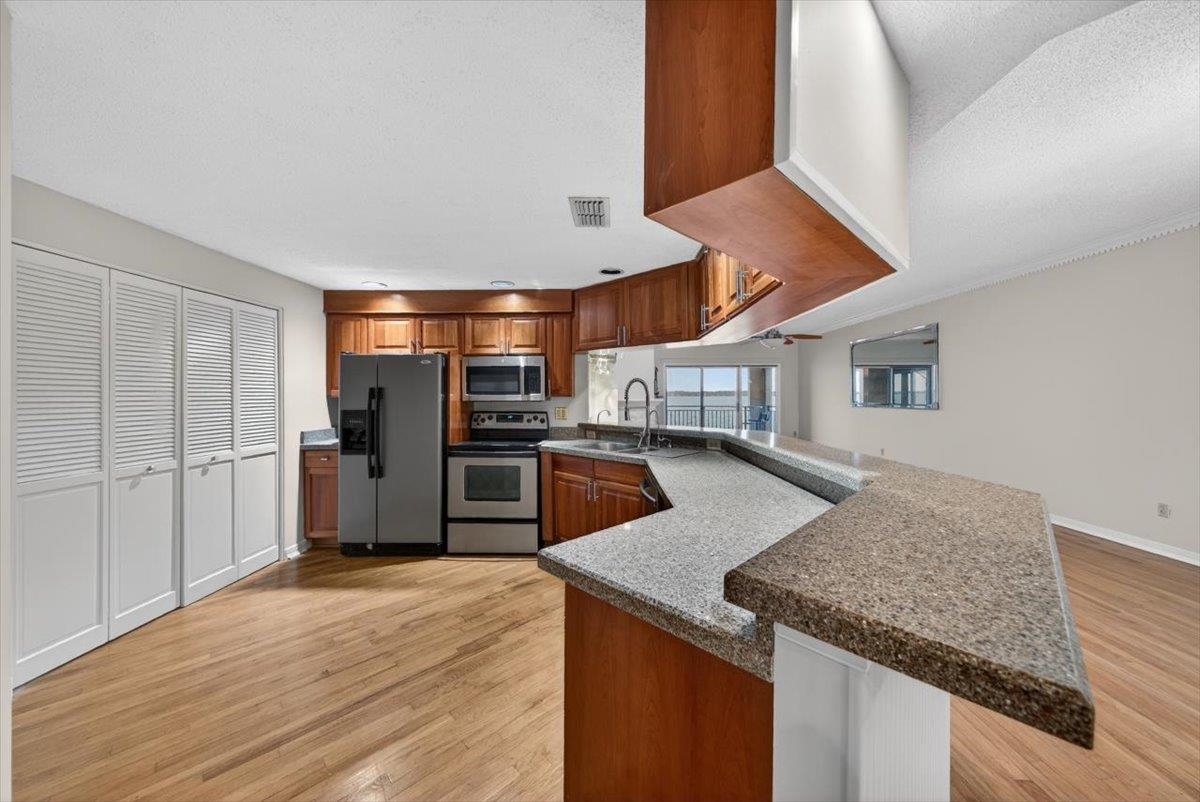 Image 8 of 55 For 2099 Winterbourne E 306