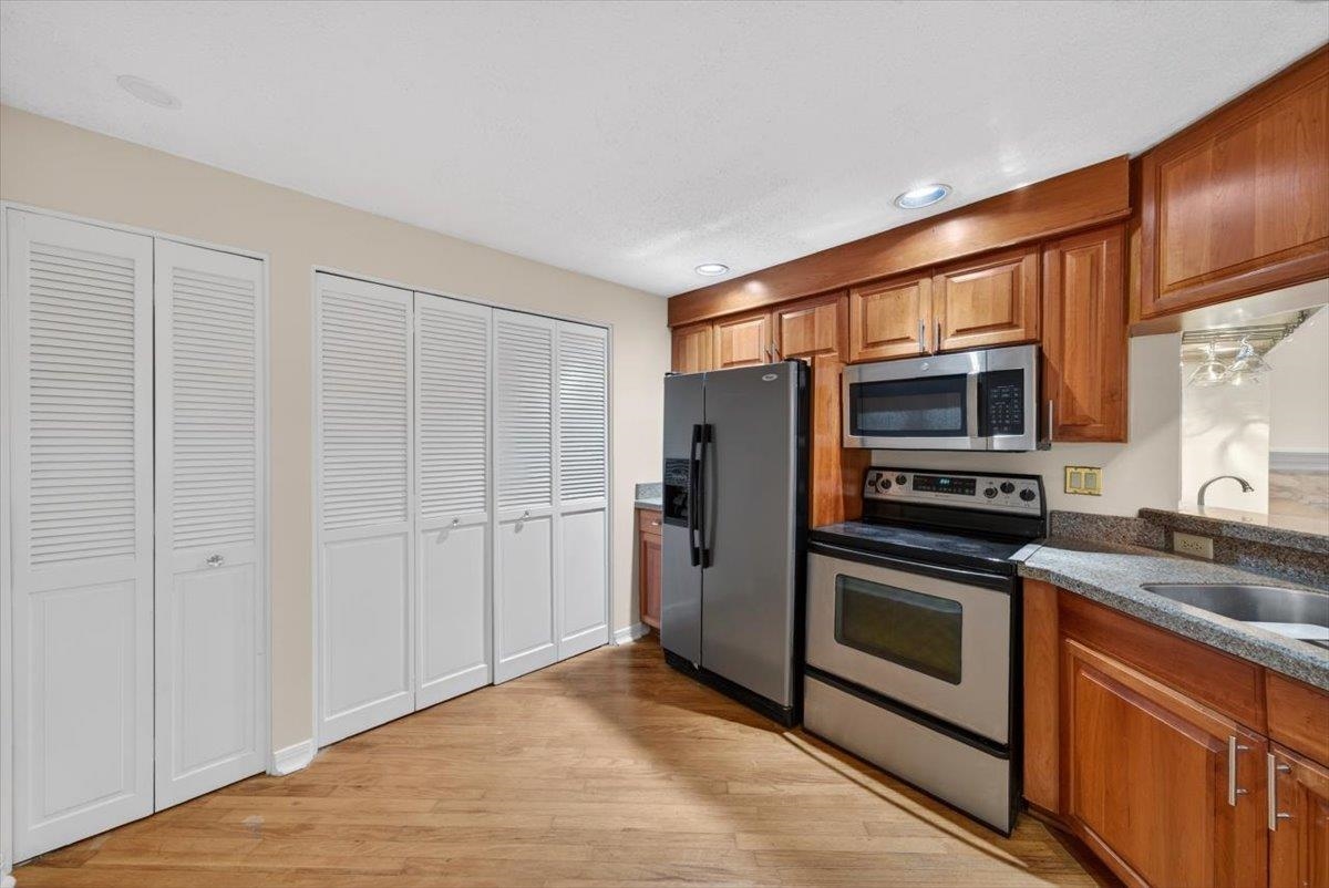 Image 9 of 55 For 2099 Winterbourne E 306