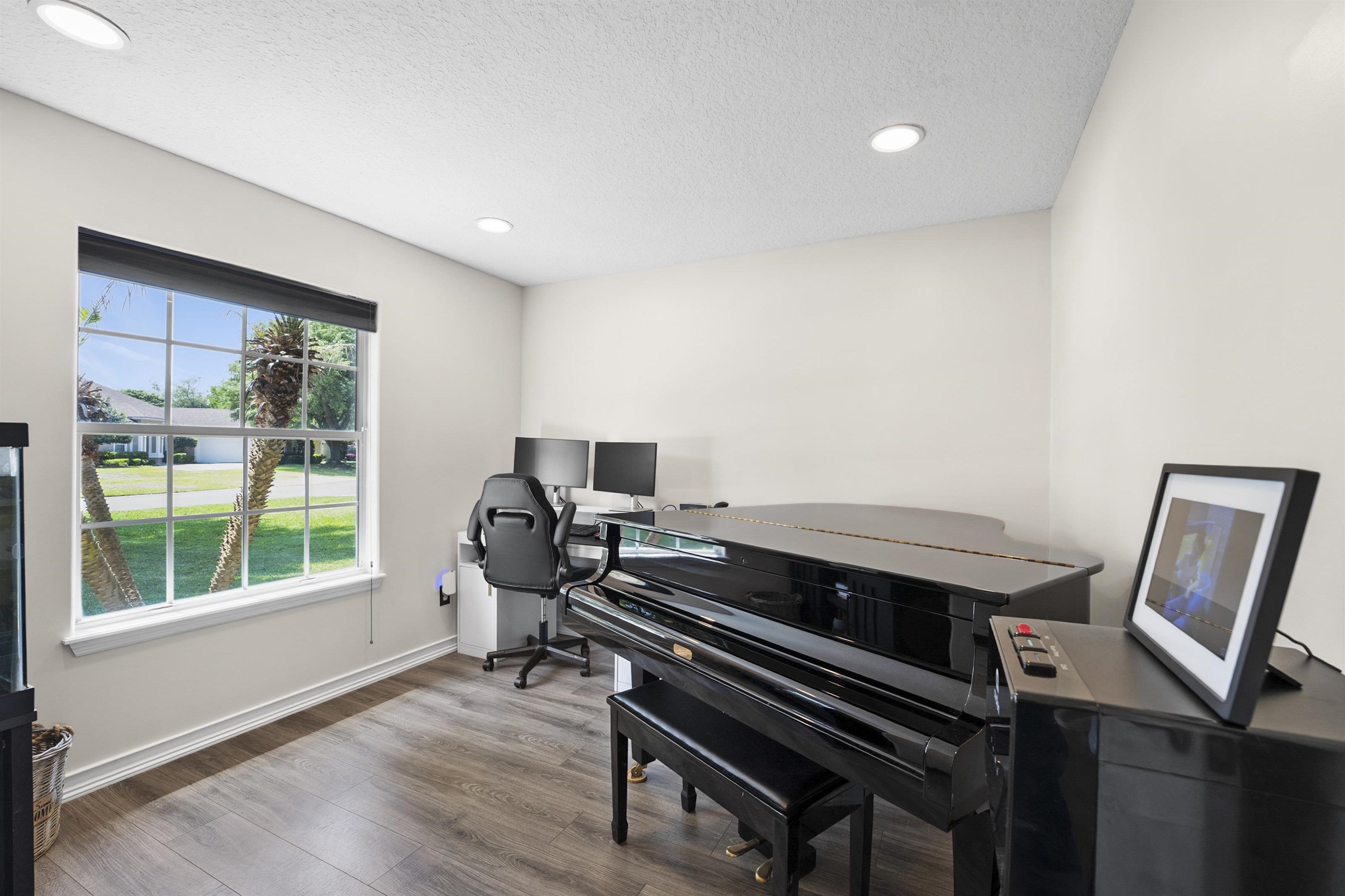 Image 6 of 63 For 1305 Sylvie Ln