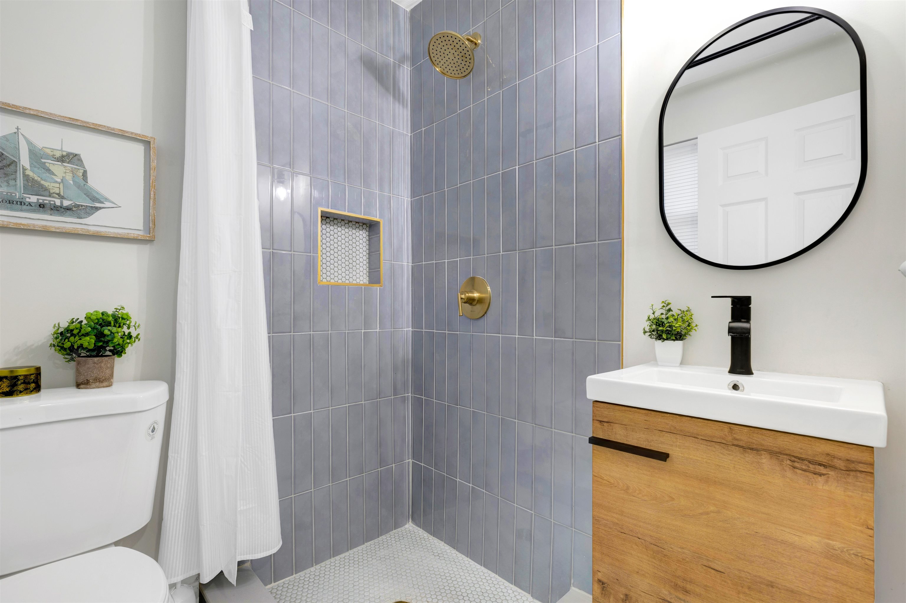 Image 10 of 28 For 158 Blanco St