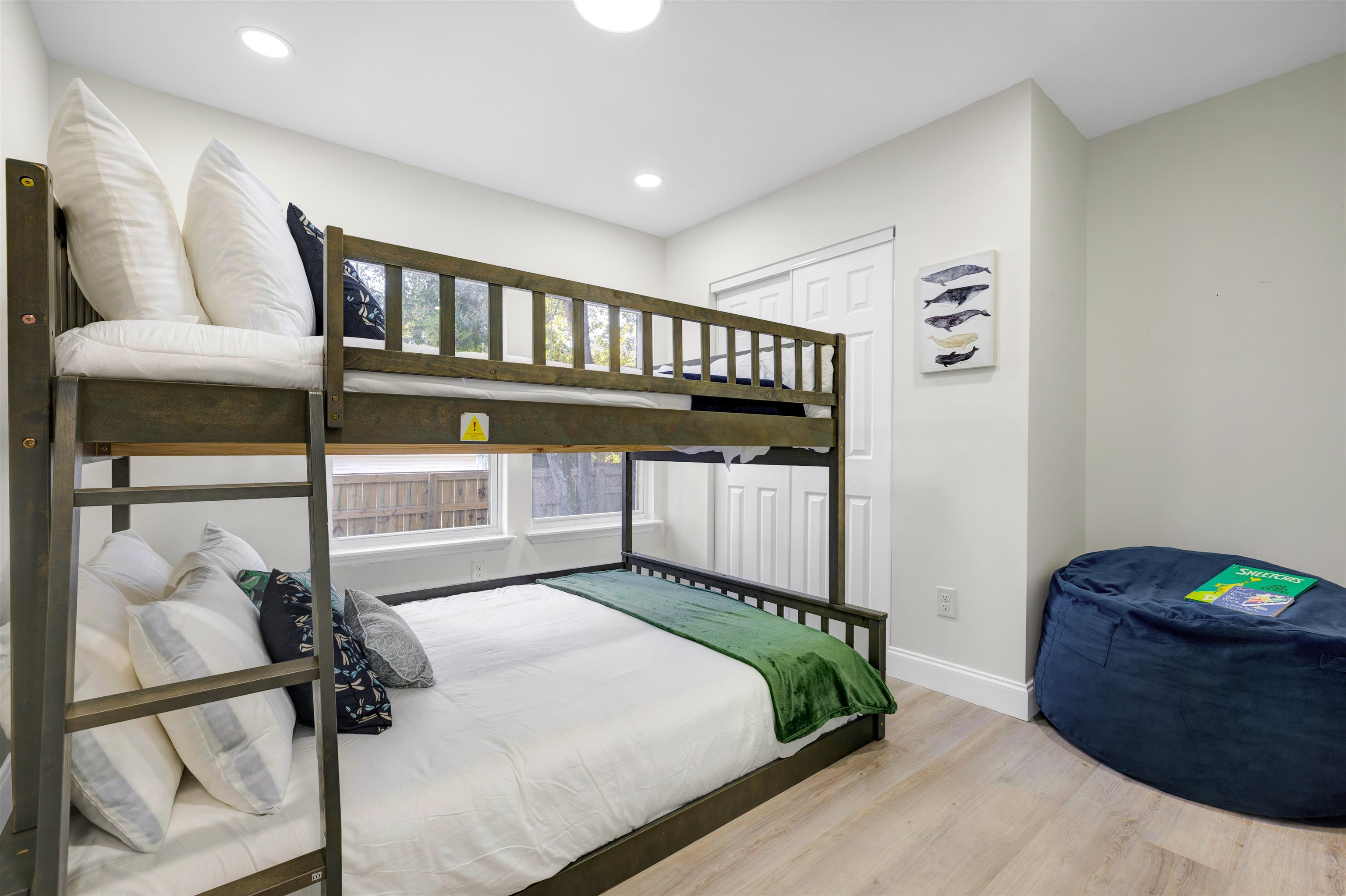 Image 11 of 28 For 158 Blanco St