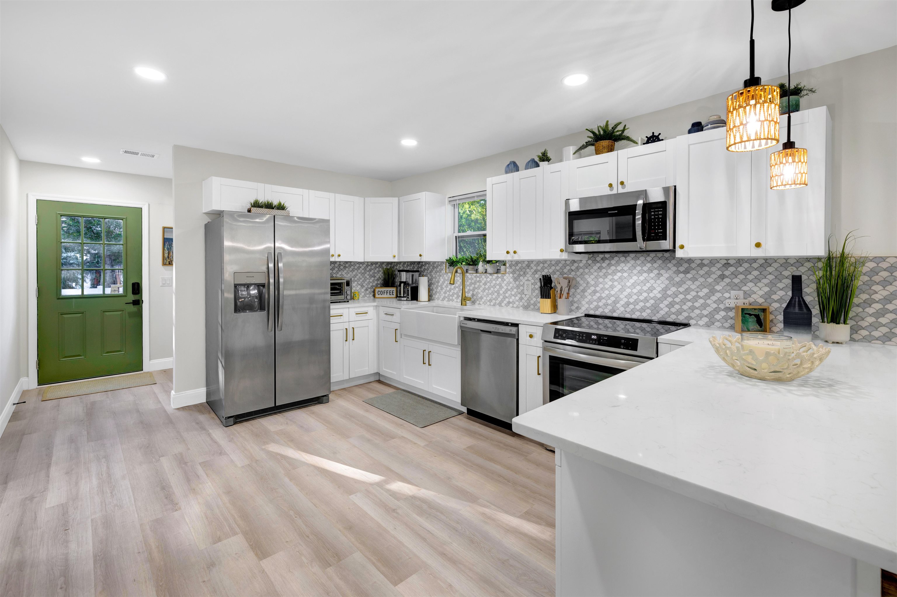 Image 13 of 28 For 158 Blanco St