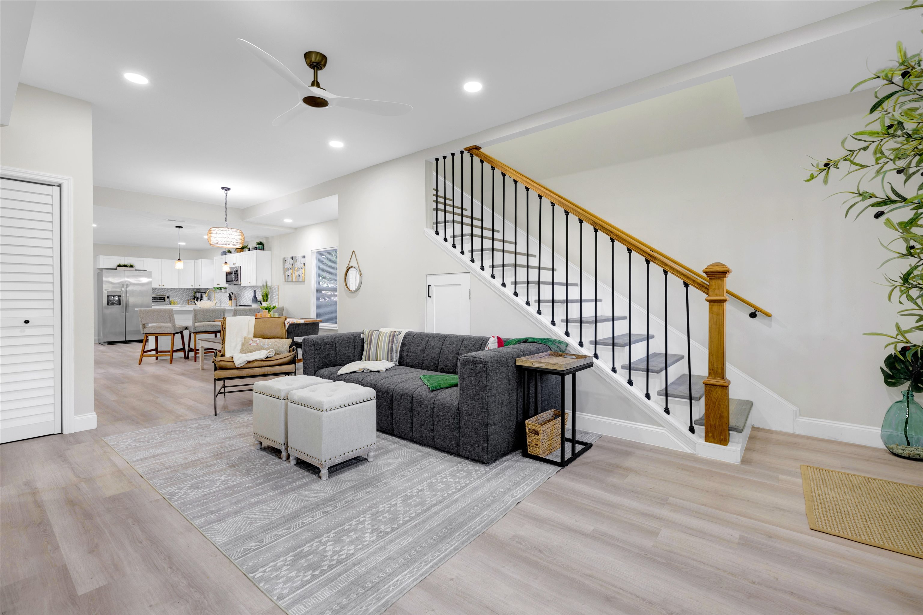 Image 18 of 28 For 158 Blanco St