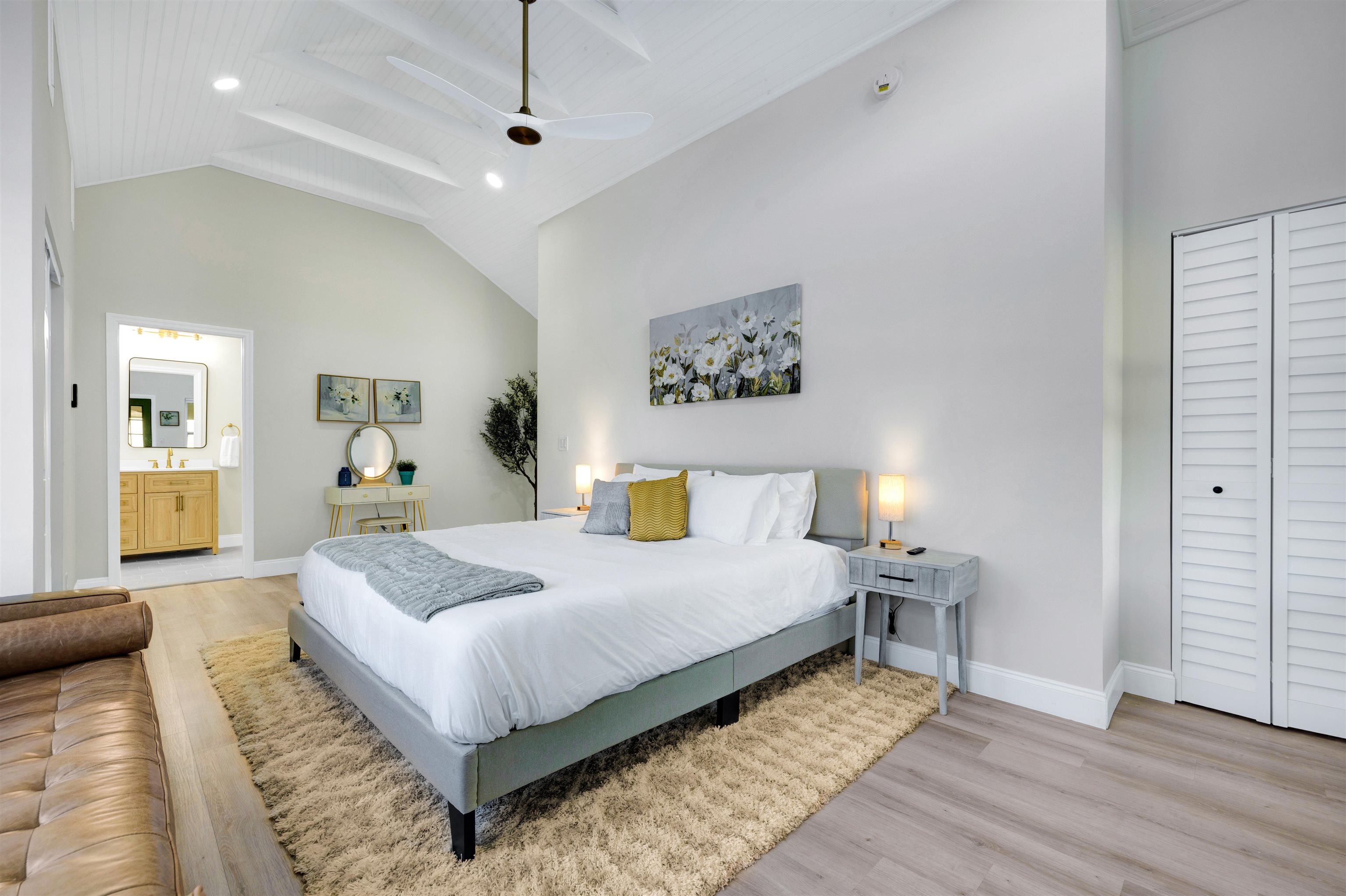 Image 5 of 28 For 158 Blanco St