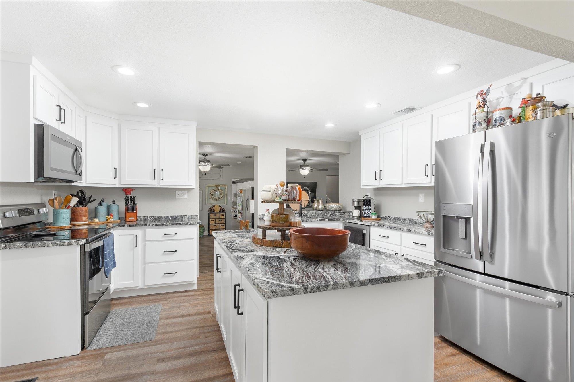 Image 10 of 66 For 107 Betty Rd