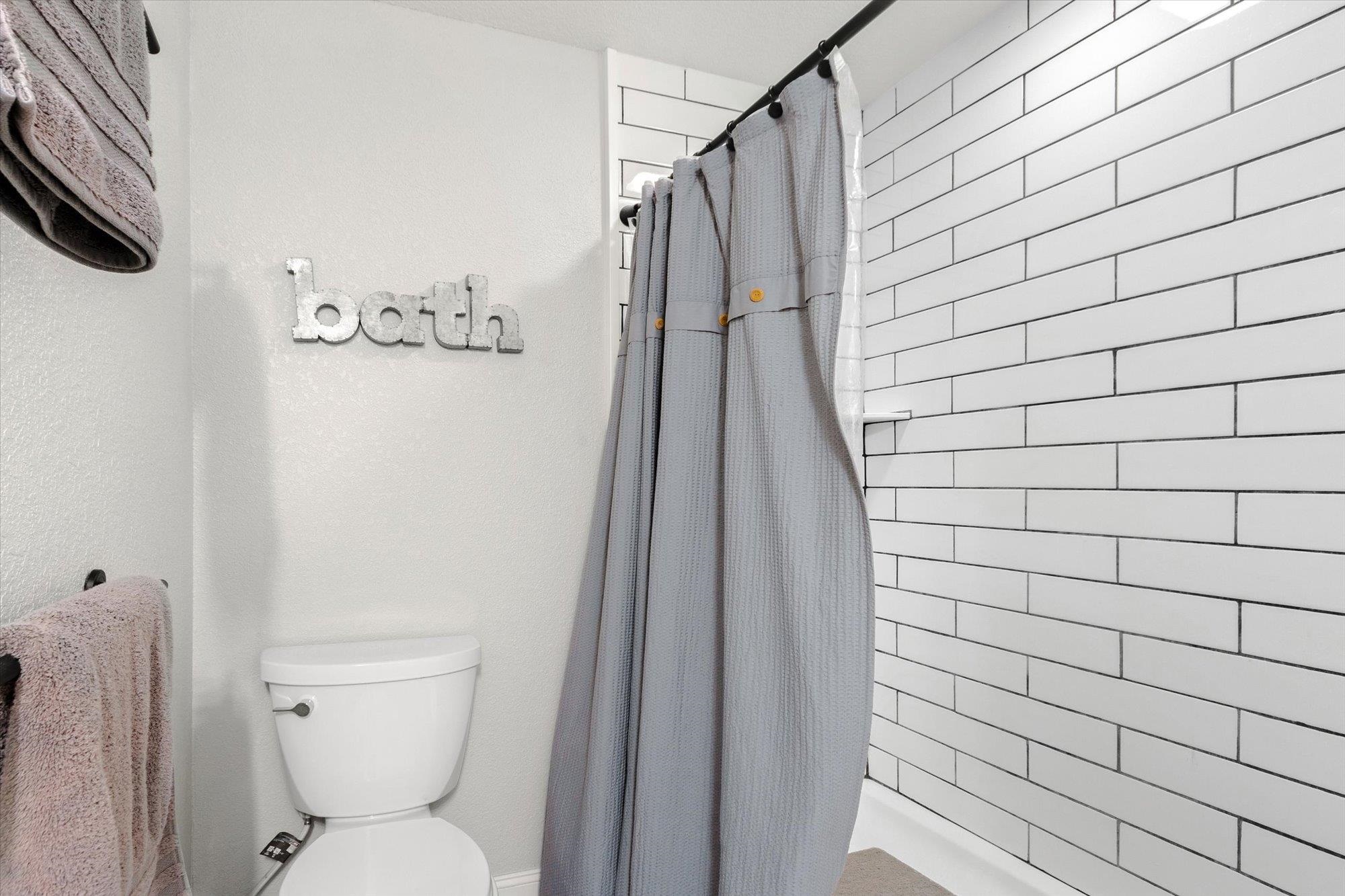 Image 16 of 66 For 107 Betty Rd