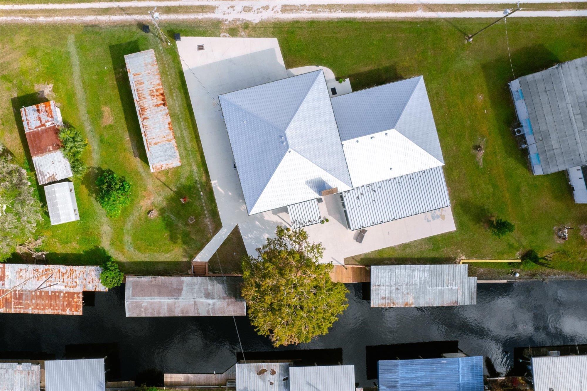 Image 20 of 66 For 107 Betty Rd