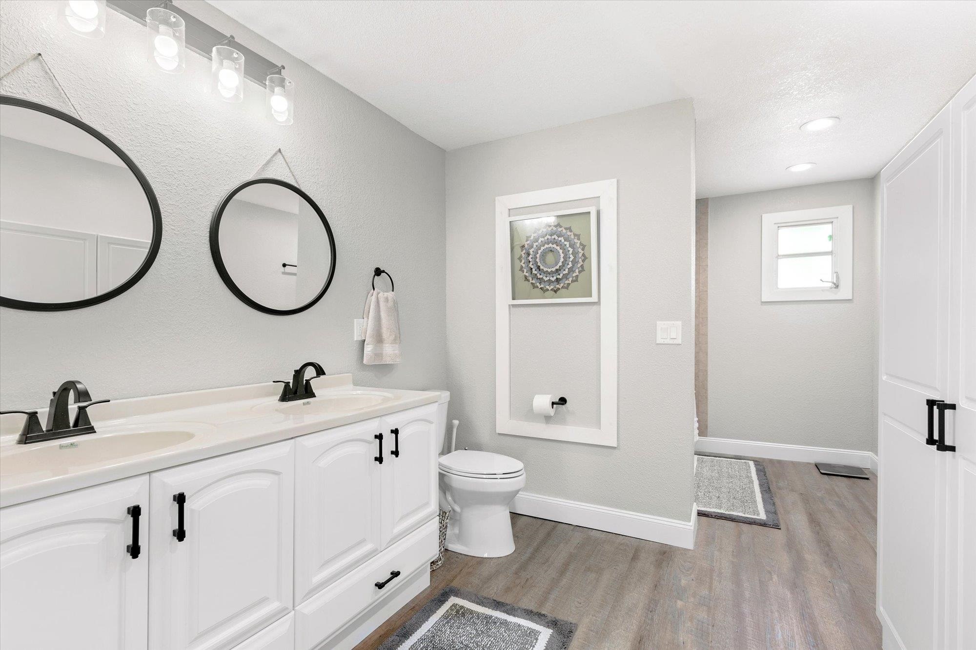 Image 25 of 66 For 107 Betty Rd