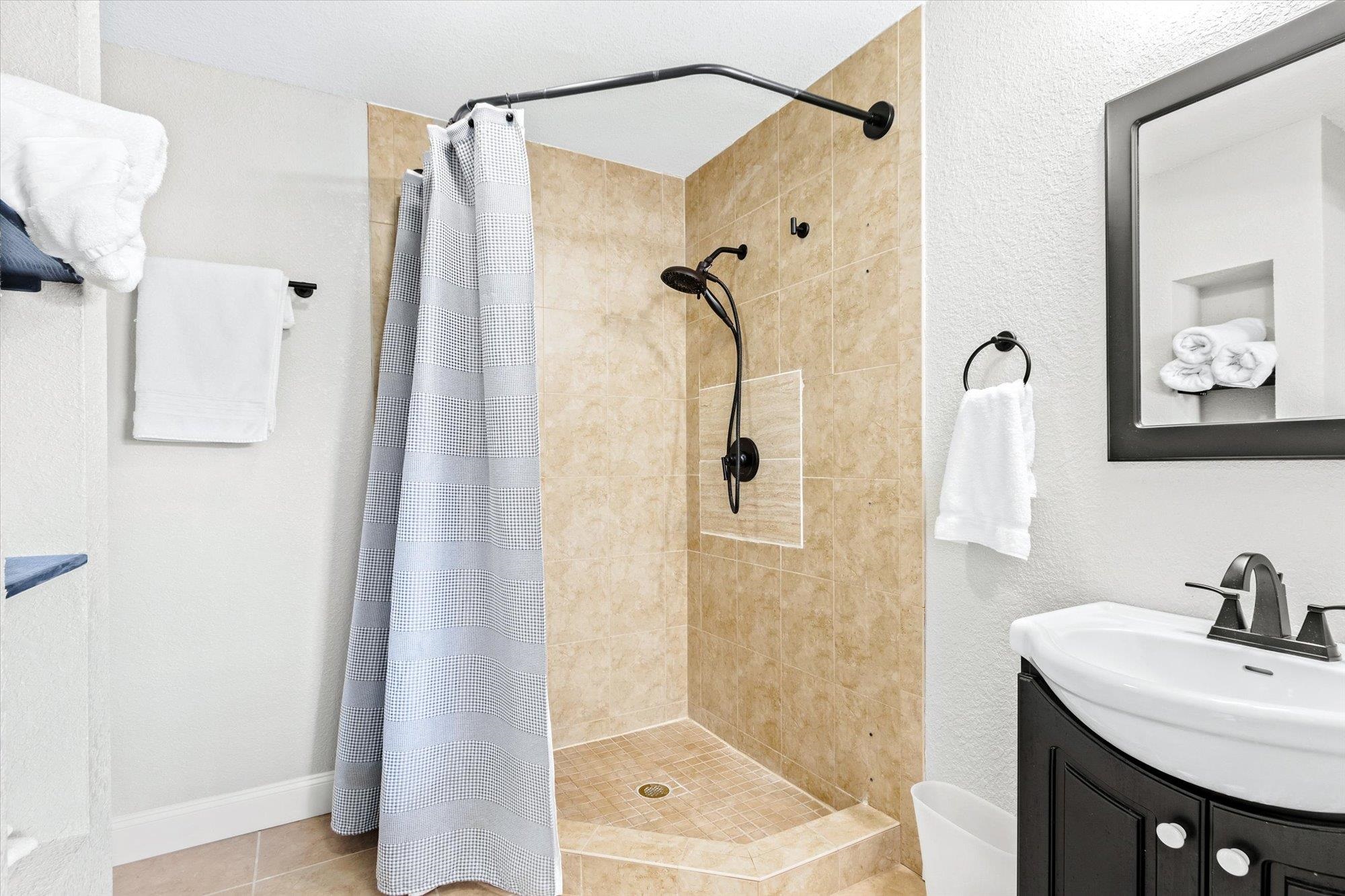 Image 36 of 66 For 107 Betty Rd