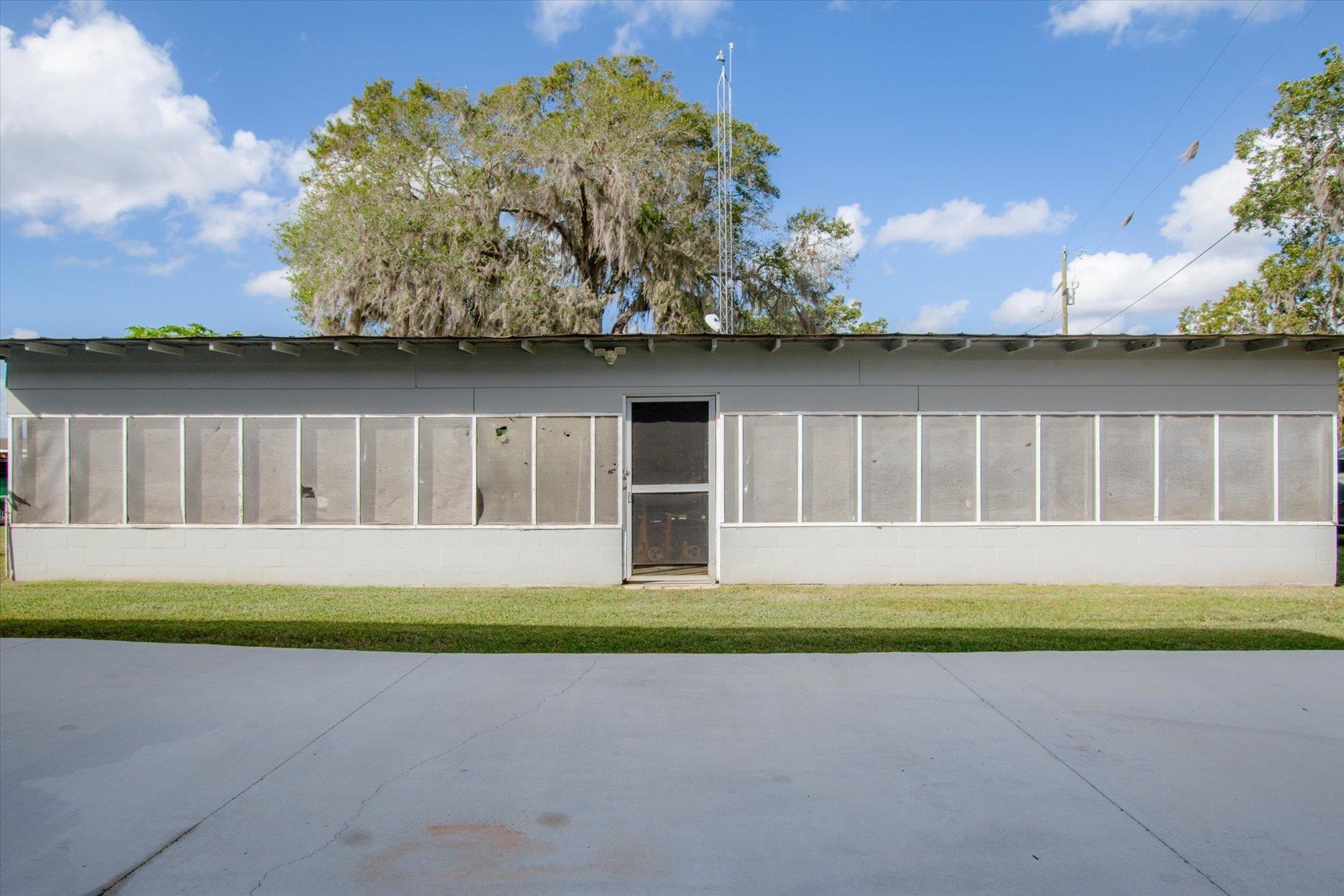 Image 43 of 66 For 107 Betty Rd