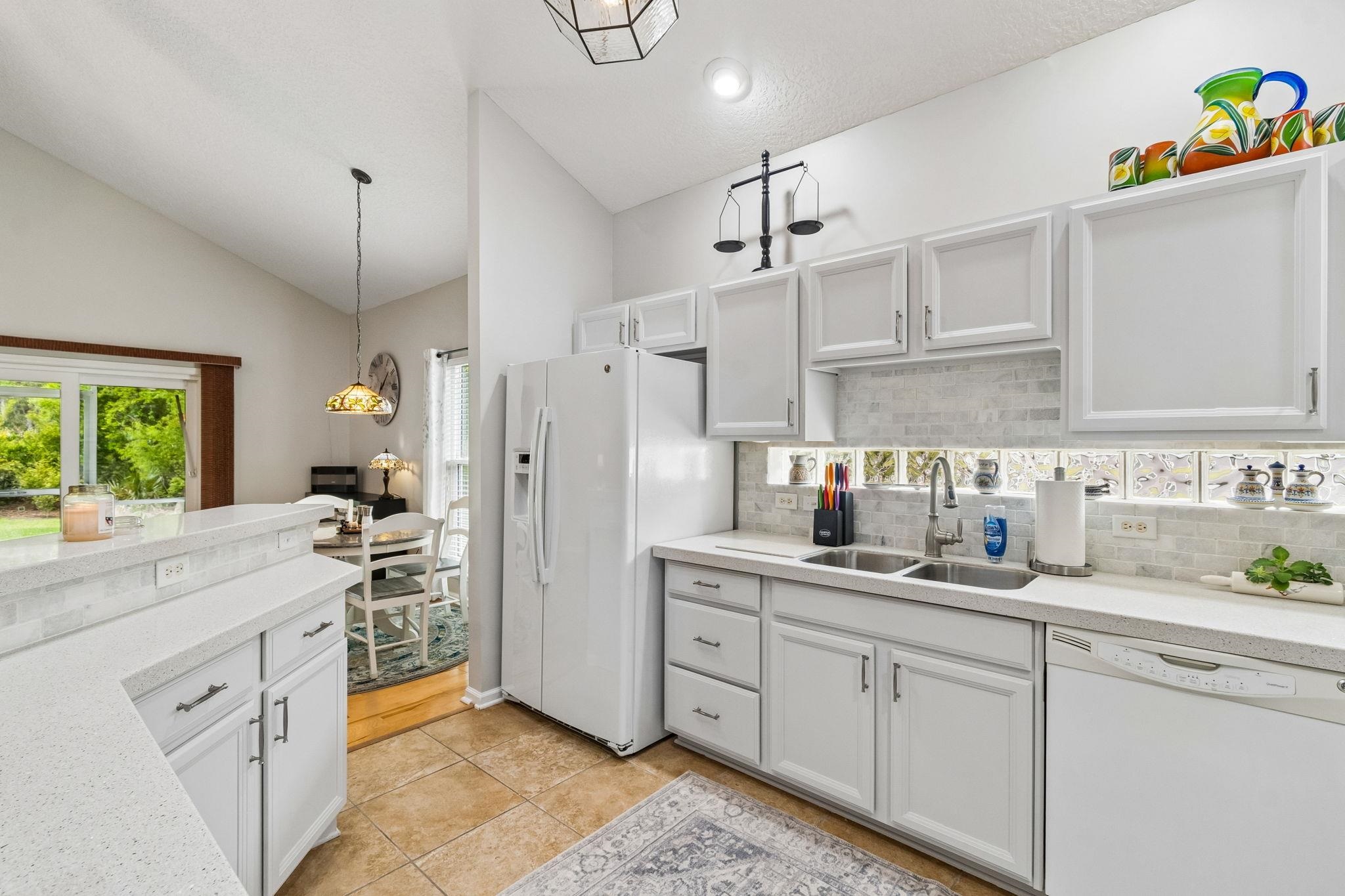 Image 13 of 61 For 141 Churchill Drive N