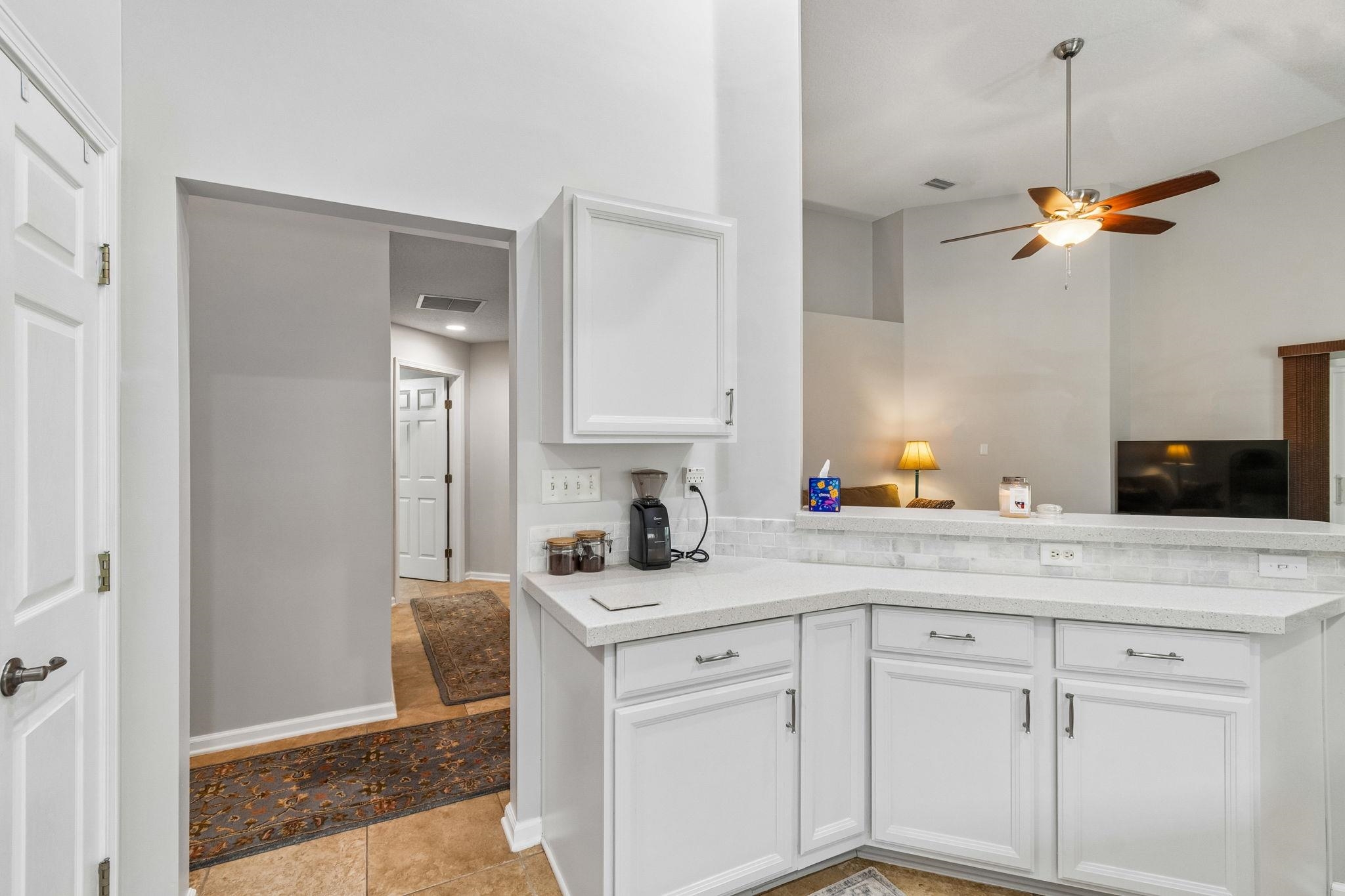 Image 17 of 61 For 141 Churchill Drive N