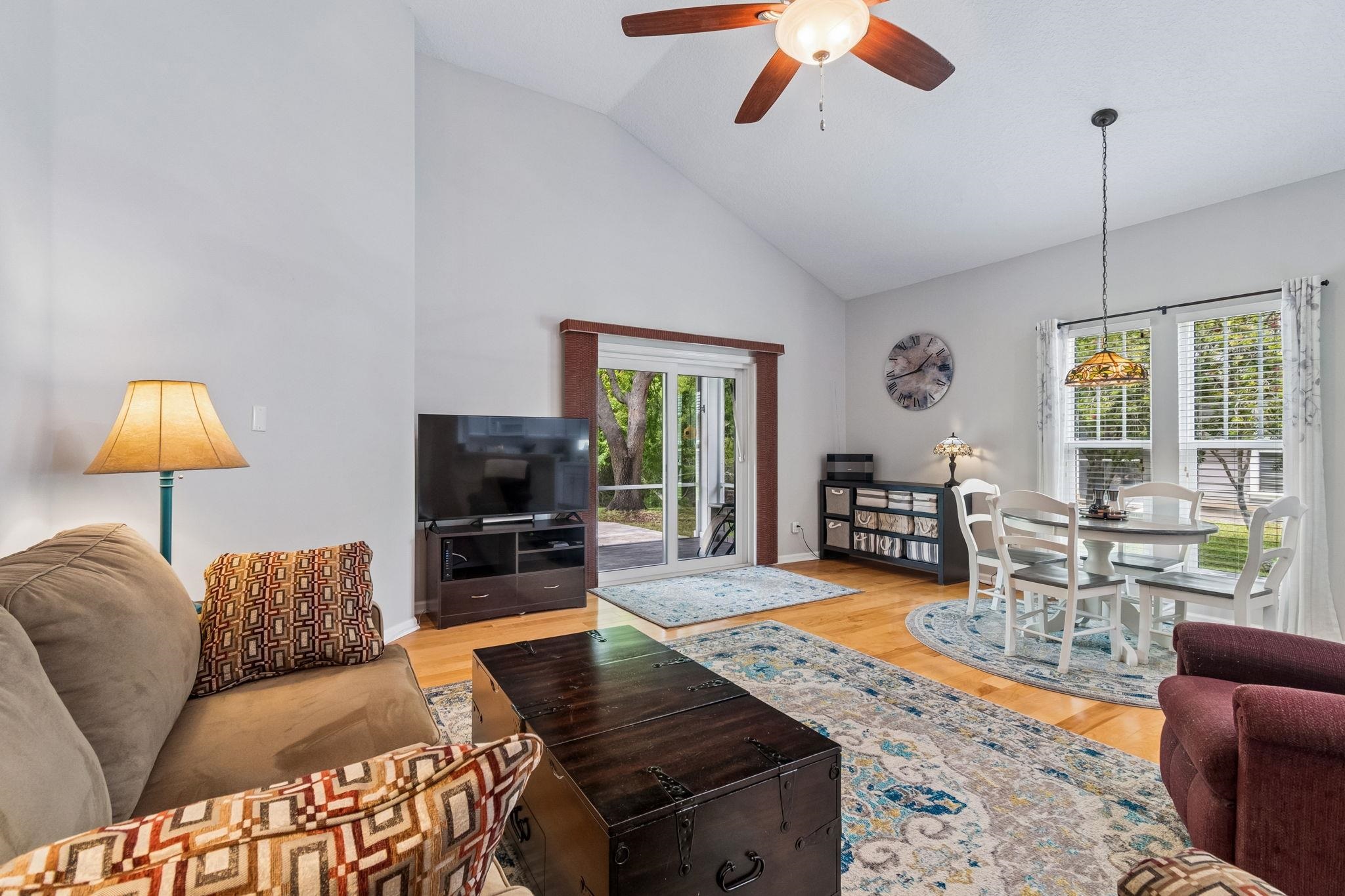 Image 22 of 61 For 141 Churchill Drive N