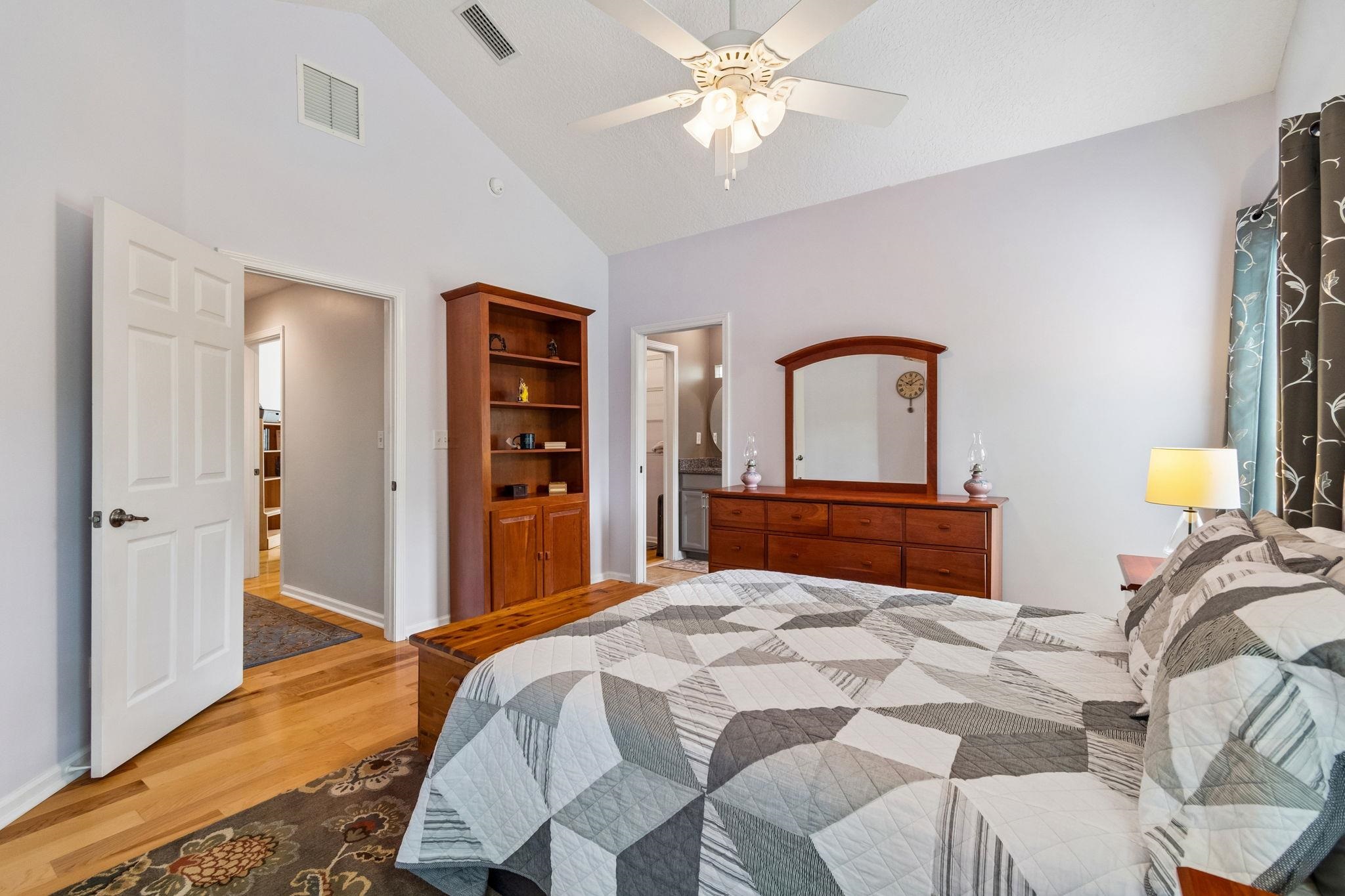 Image 28 of 61 For 141 Churchill Drive N