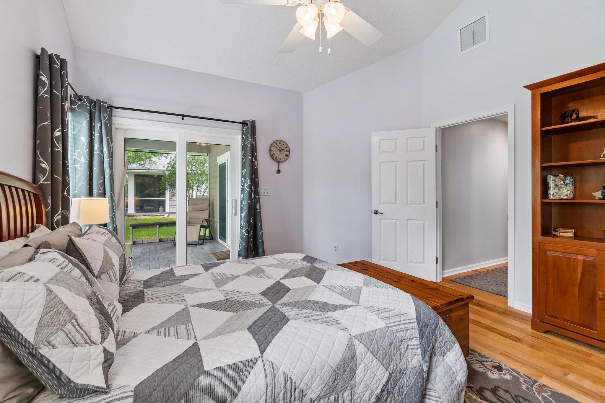 Image 29 of 61 For 141 Churchill Drive N