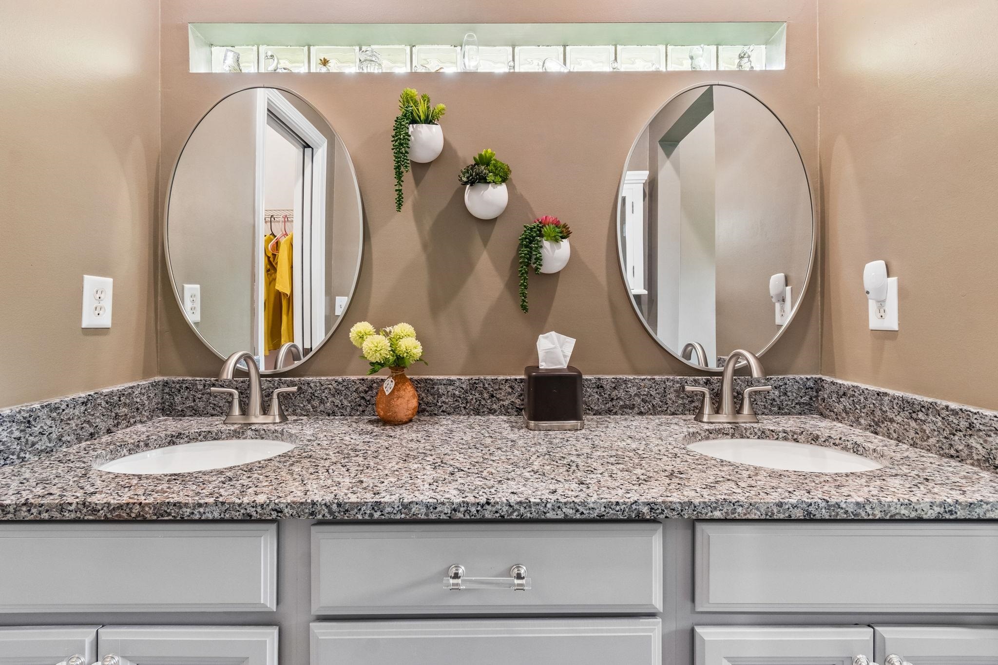 Image 30 of 61 For 141 Churchill Drive N