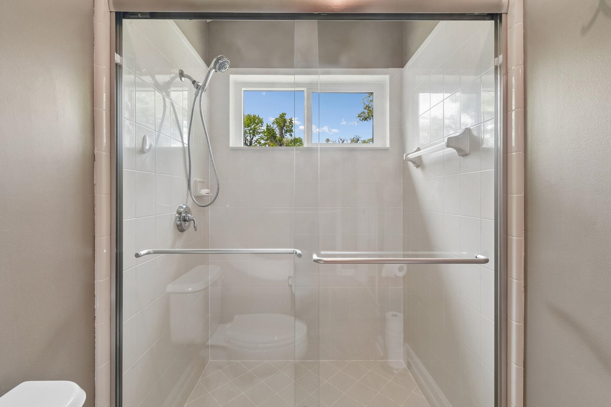 Image 33 of 61 For 141 Churchill Drive N