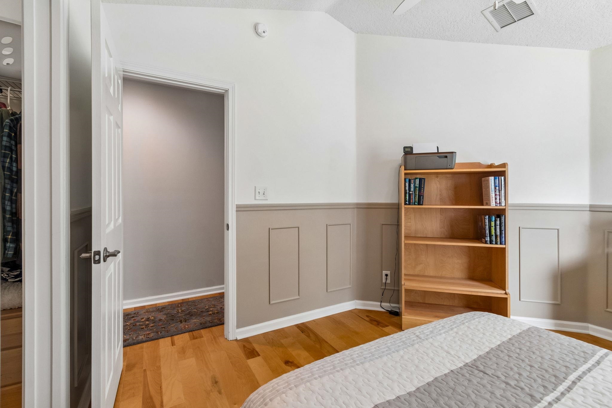 Image 36 of 61 For 141 Churchill Drive N