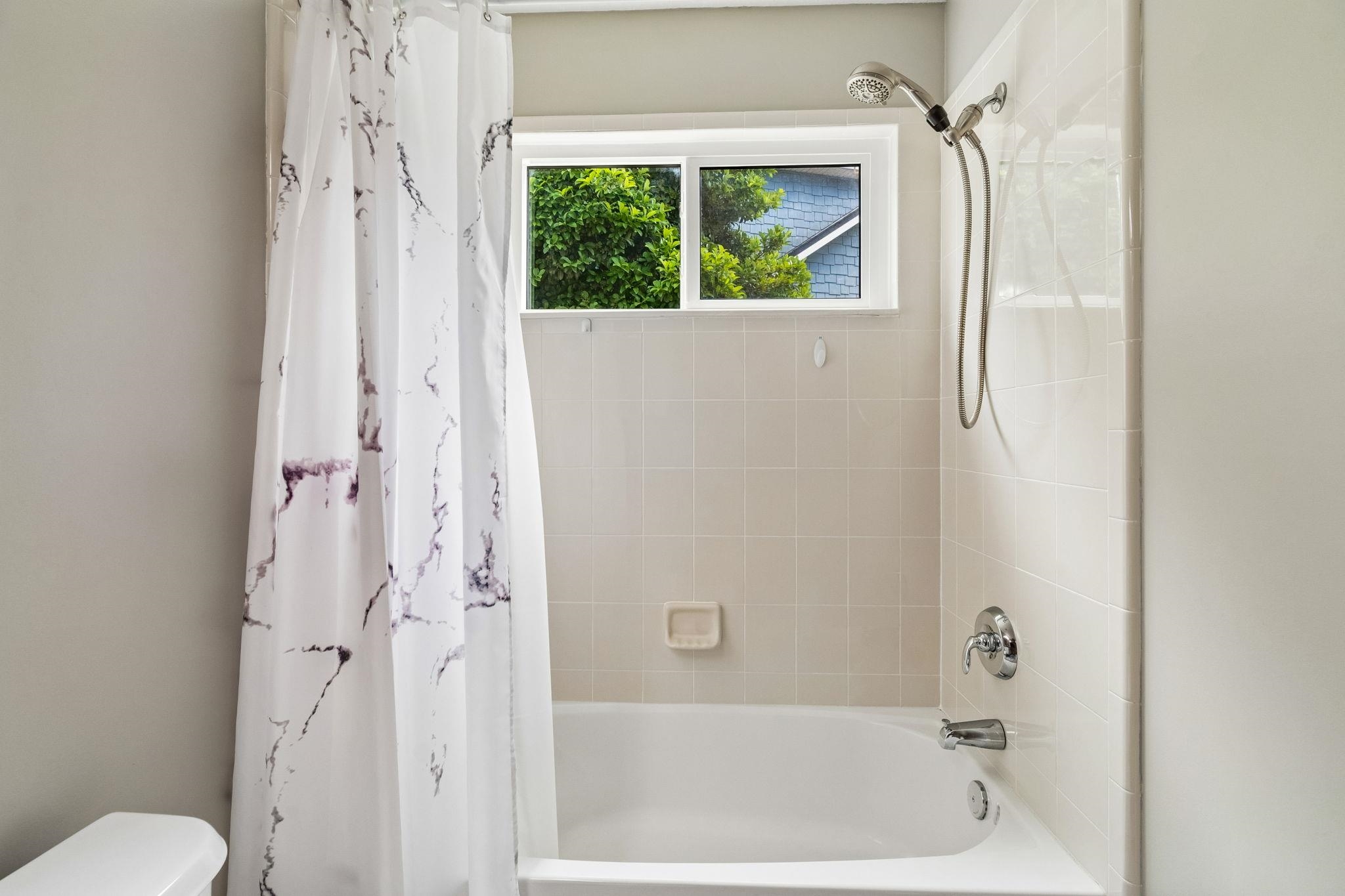 Image 39 of 61 For 141 Churchill Drive N