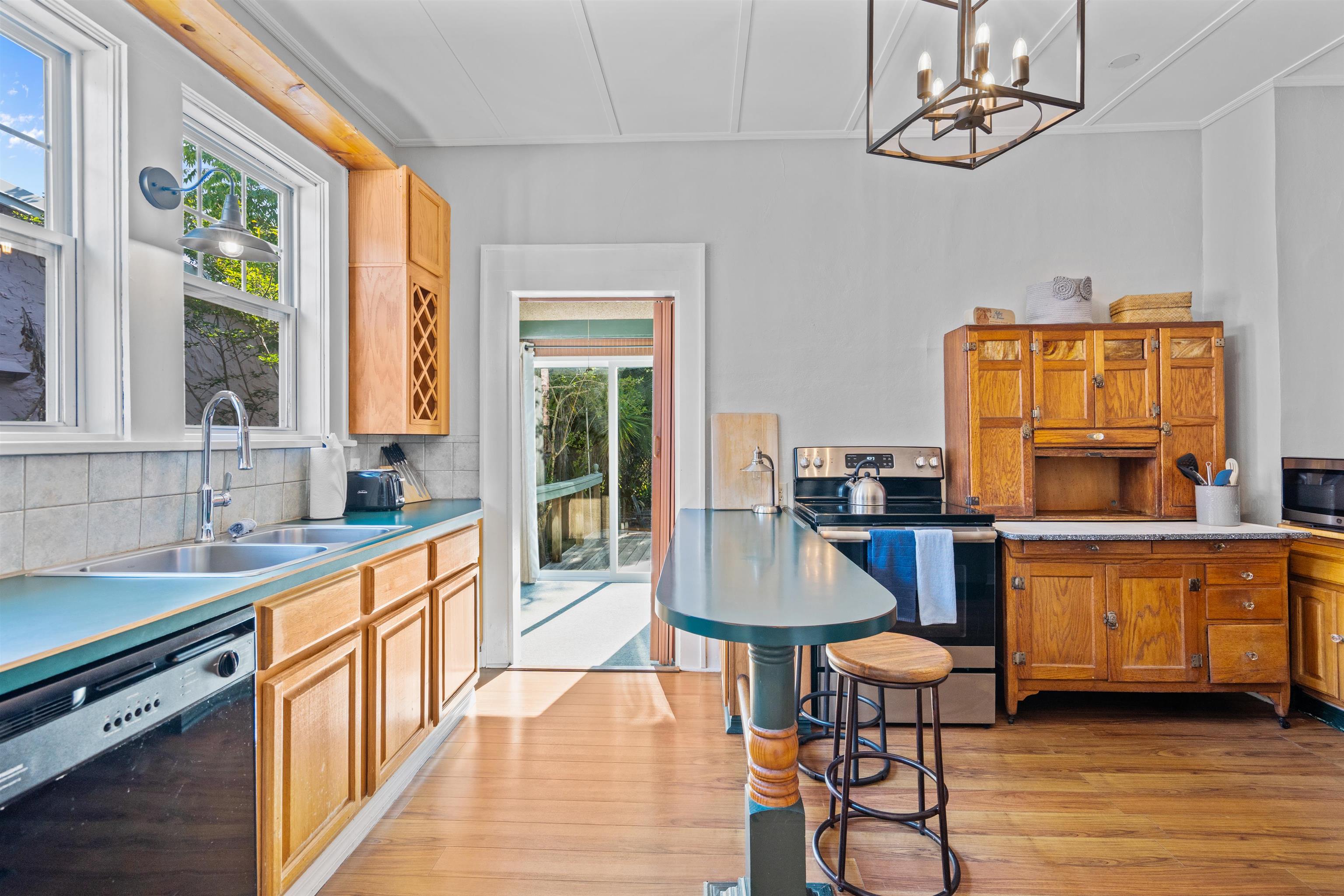 Image 17 of 52 For 15 Sevilla Street