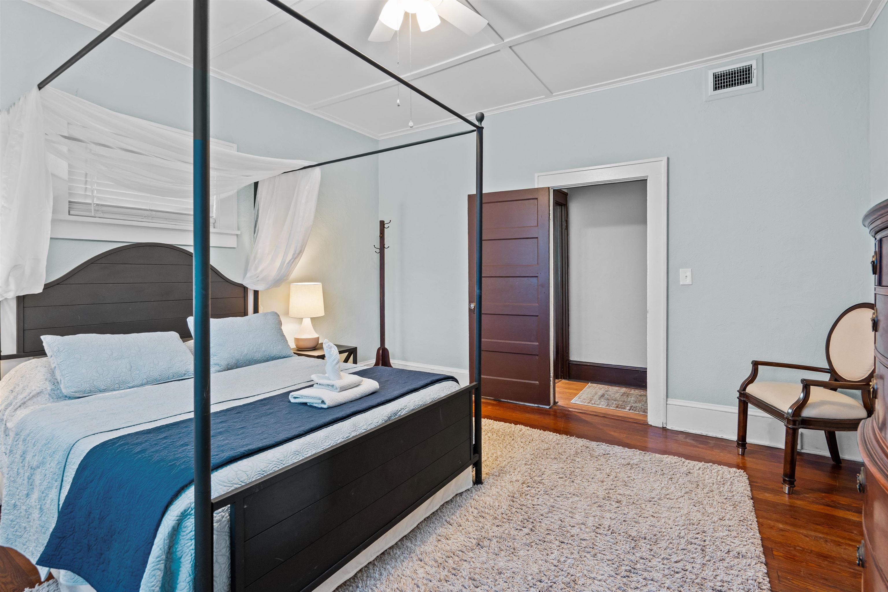 Image 22 of 52 For 15 Sevilla Street