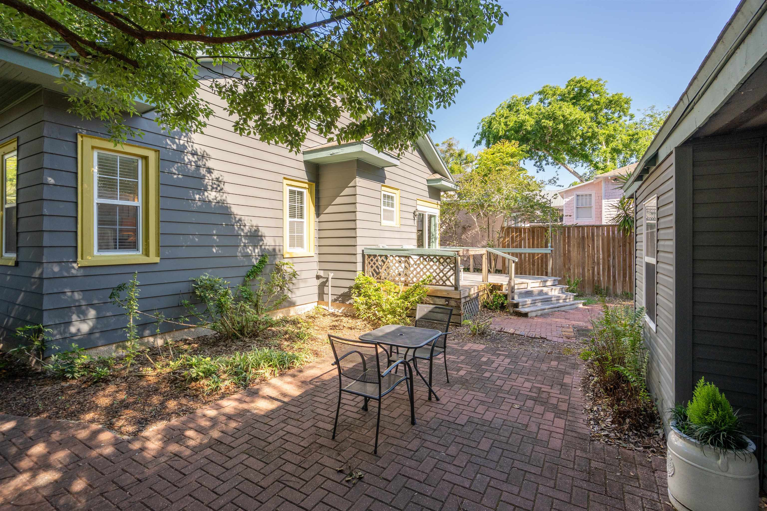 Image 29 of 52 For 15 Sevilla Street