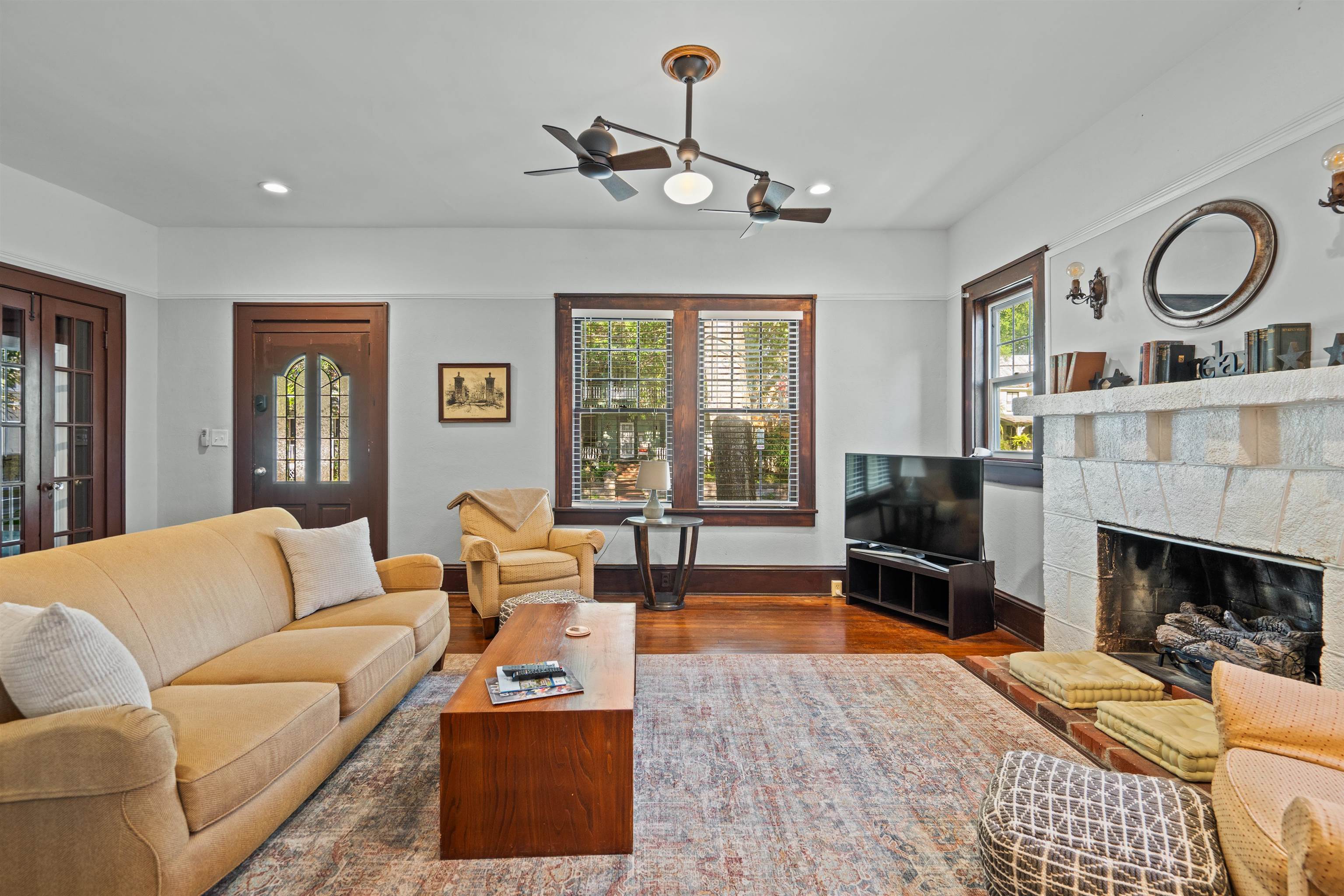 Image 7 of 52 For 15 Sevilla Street