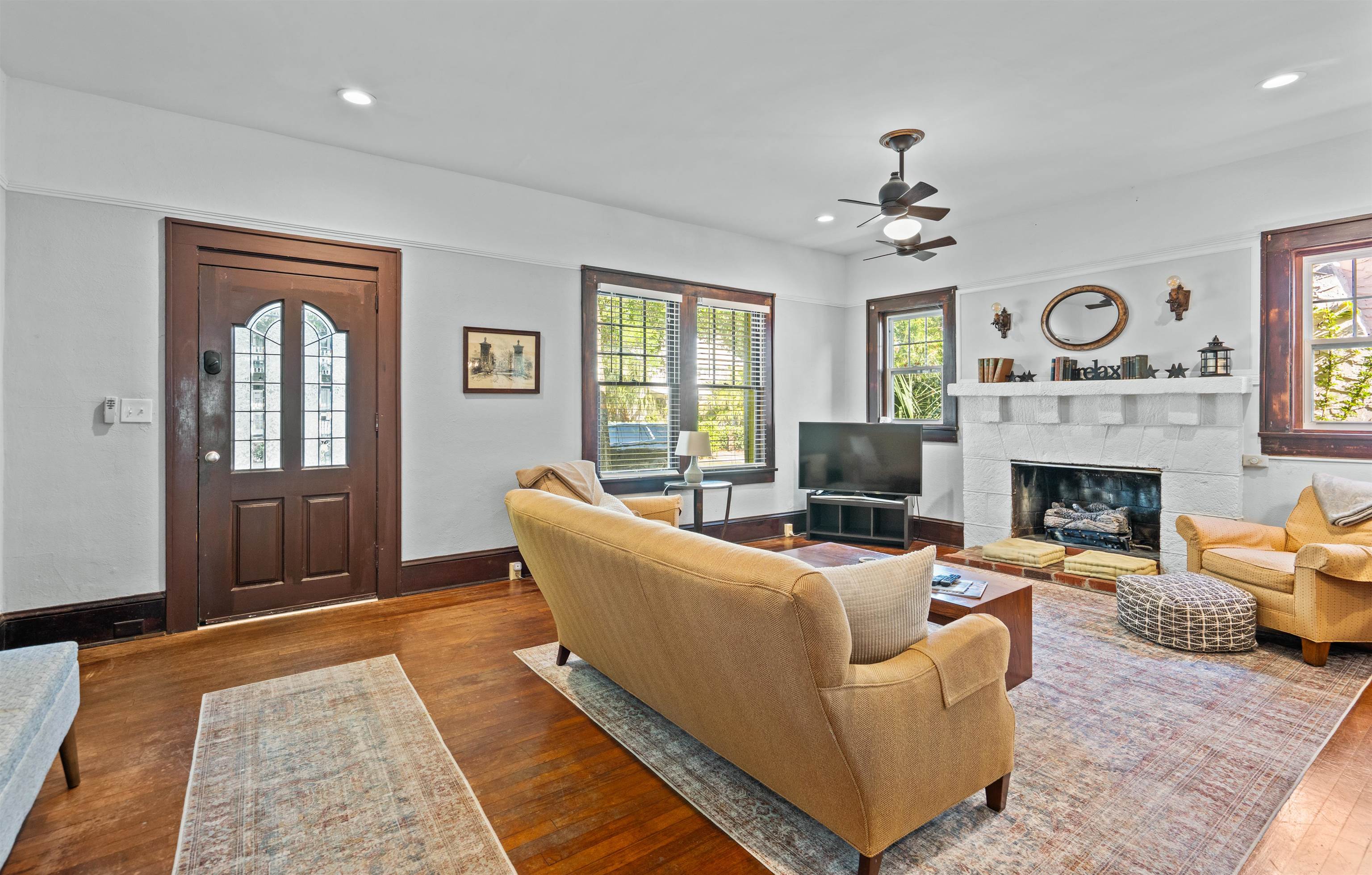 Image 8 of 52 For 15 Sevilla Street