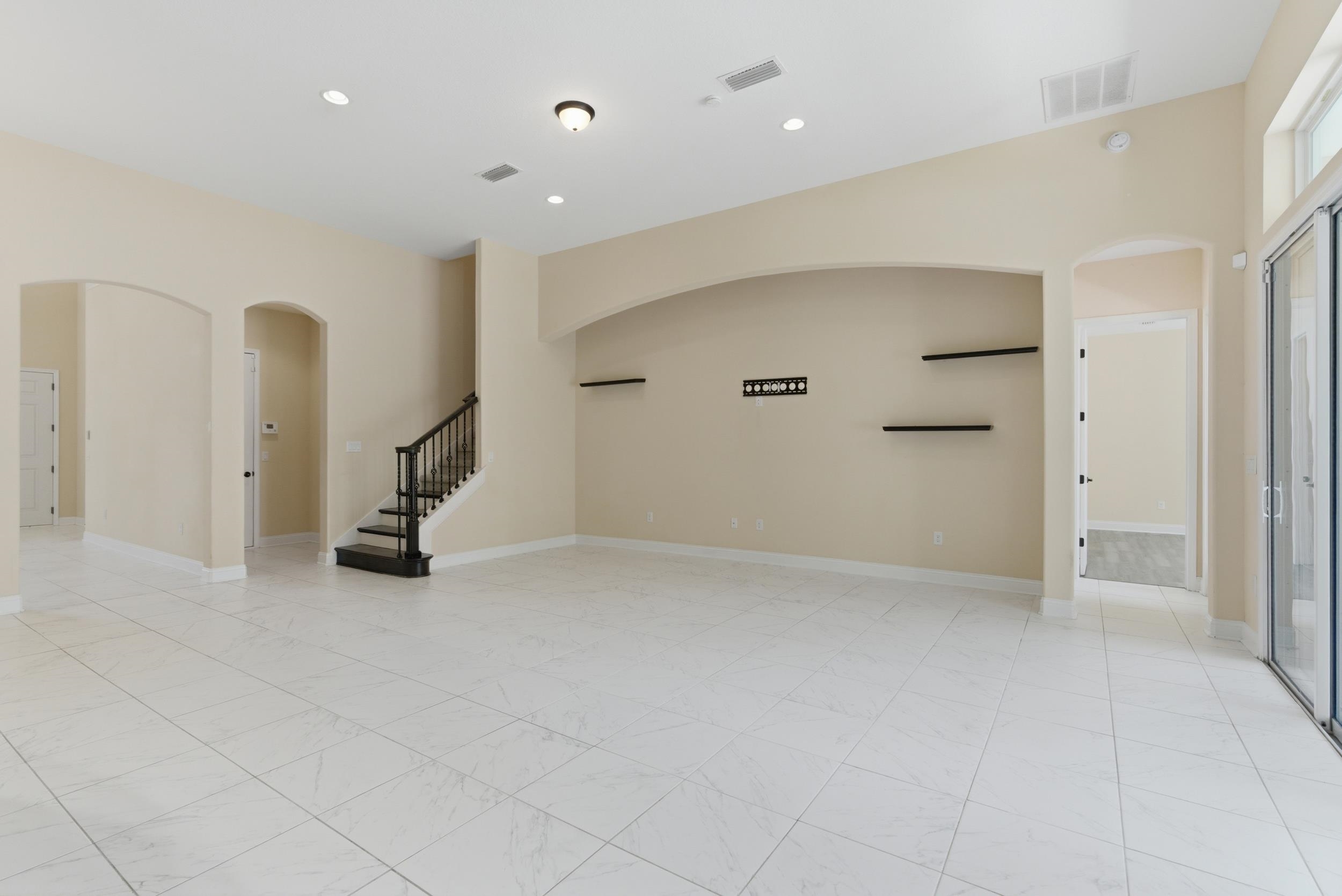 Image 11 of 44 For 299 Islesbrook